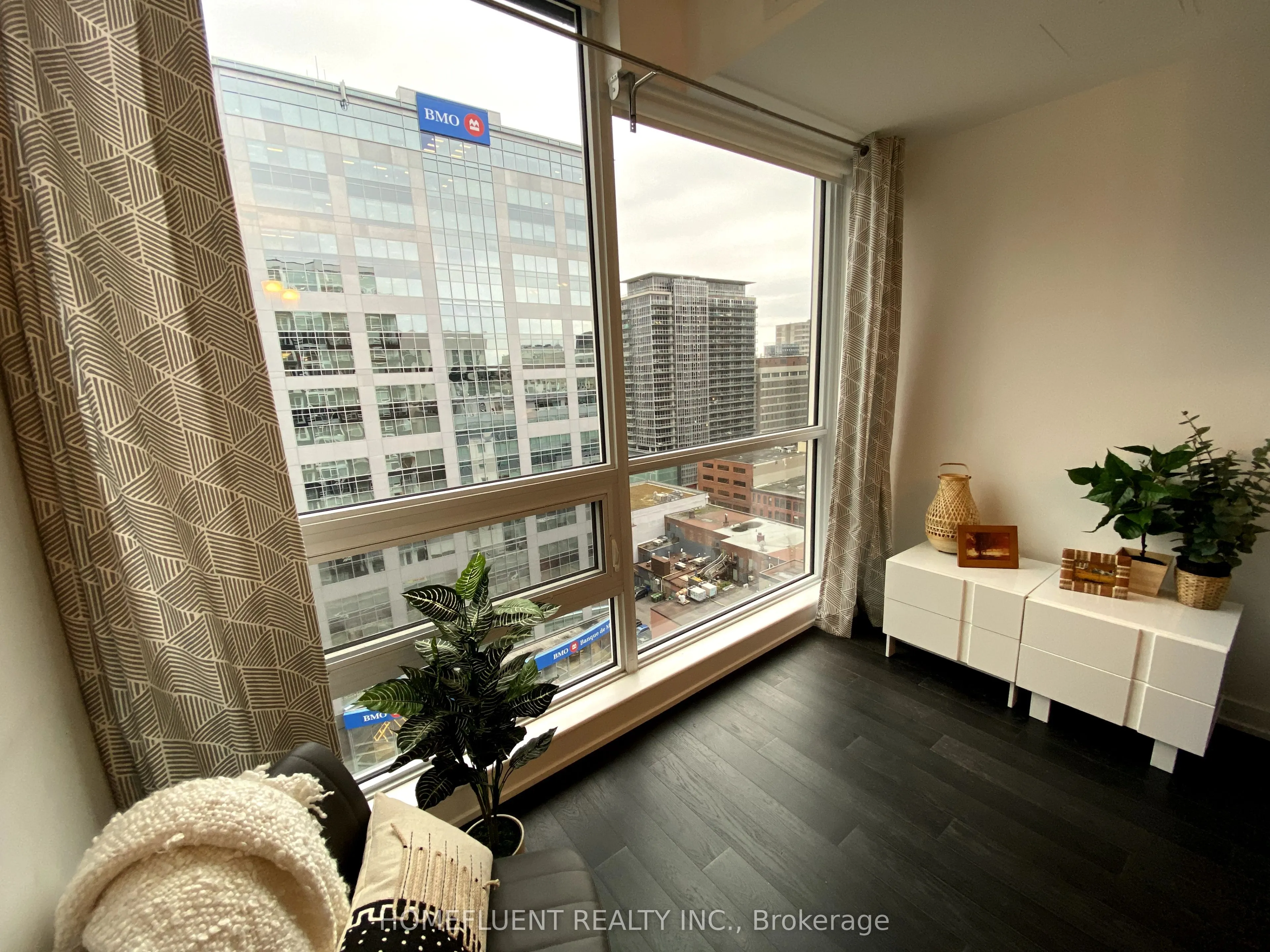 199 Slater Street, #1604