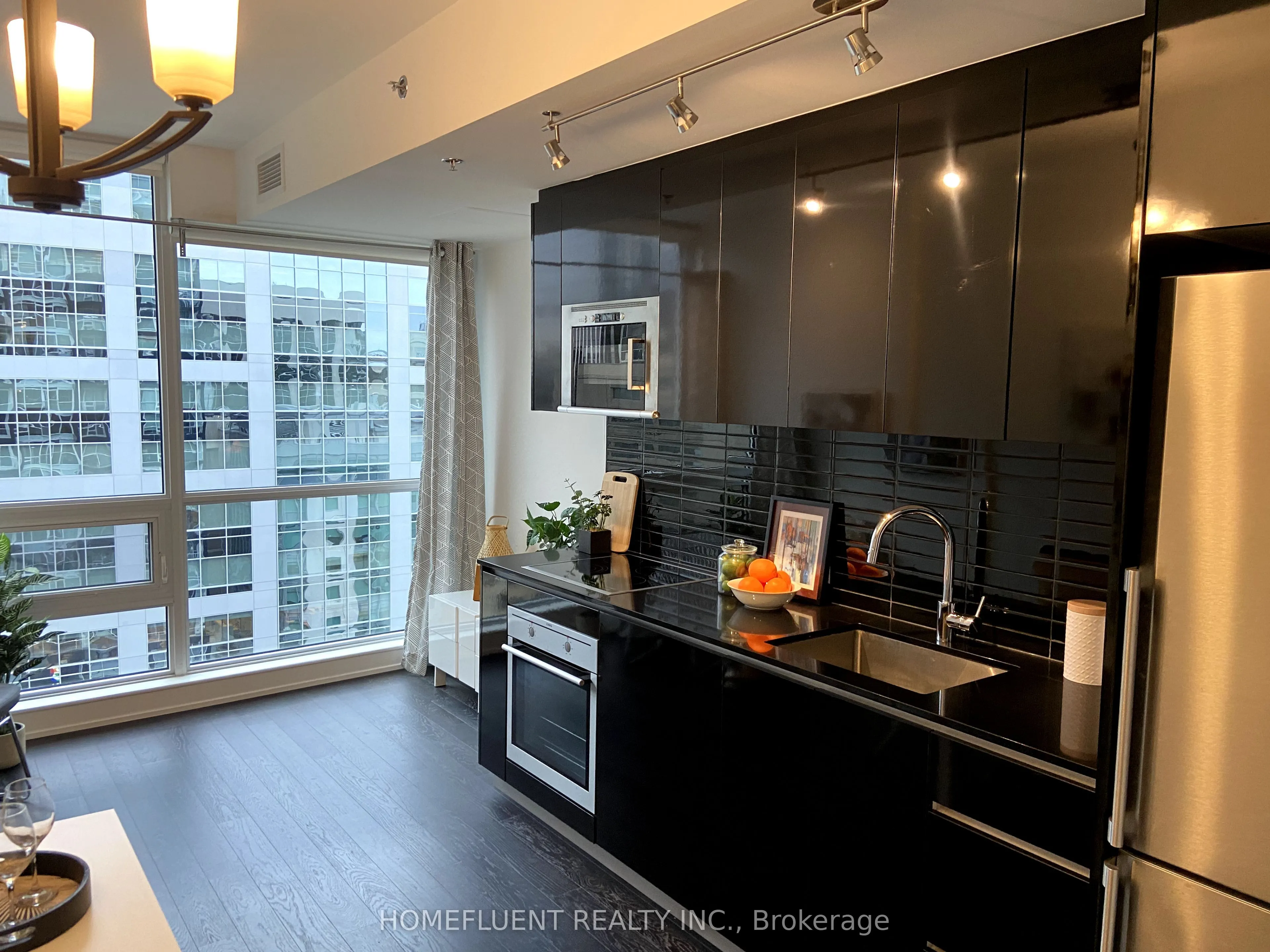 199 Slater Street, #1604