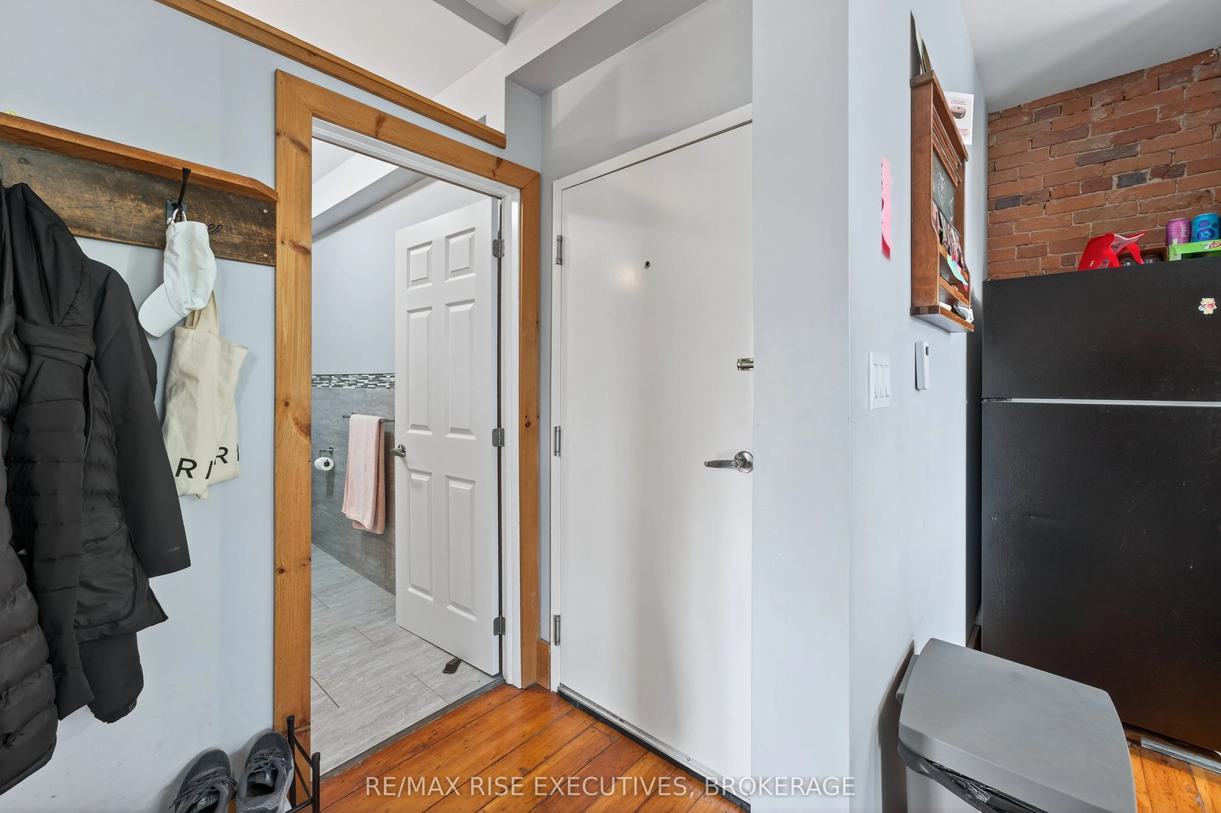 160 King Street E