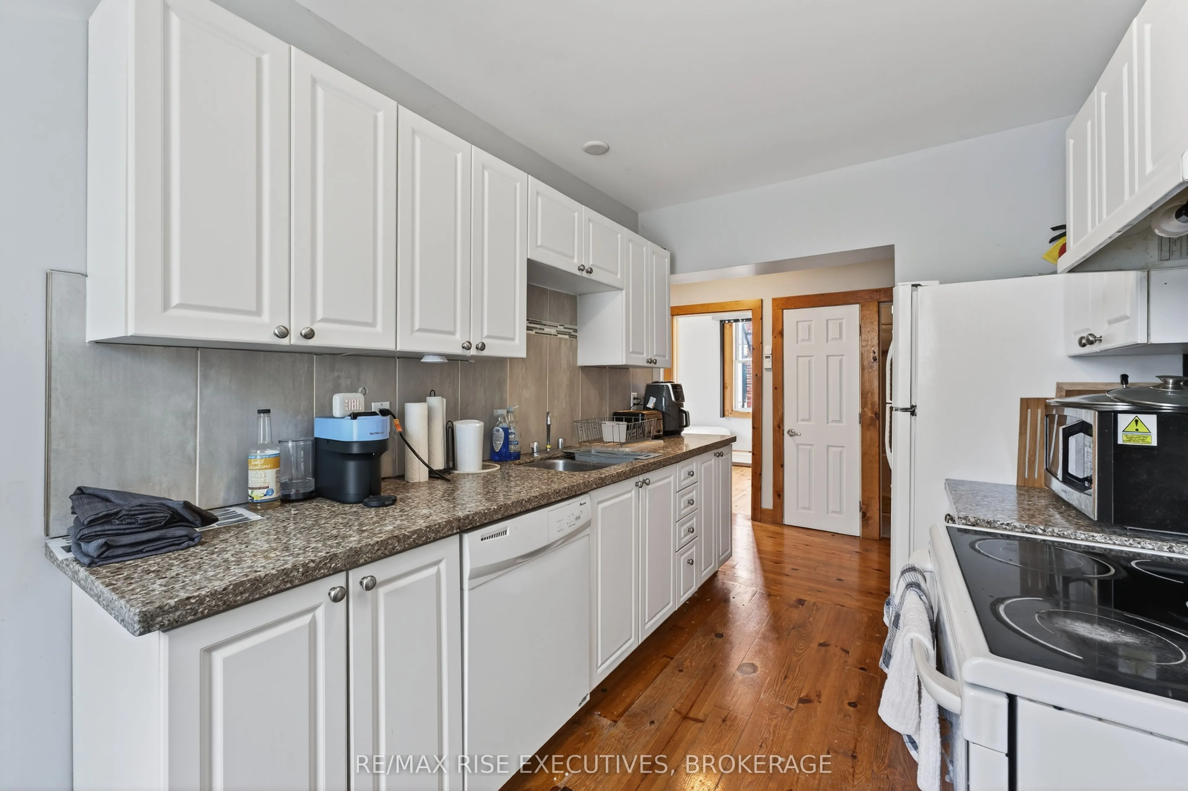 160 King Street E