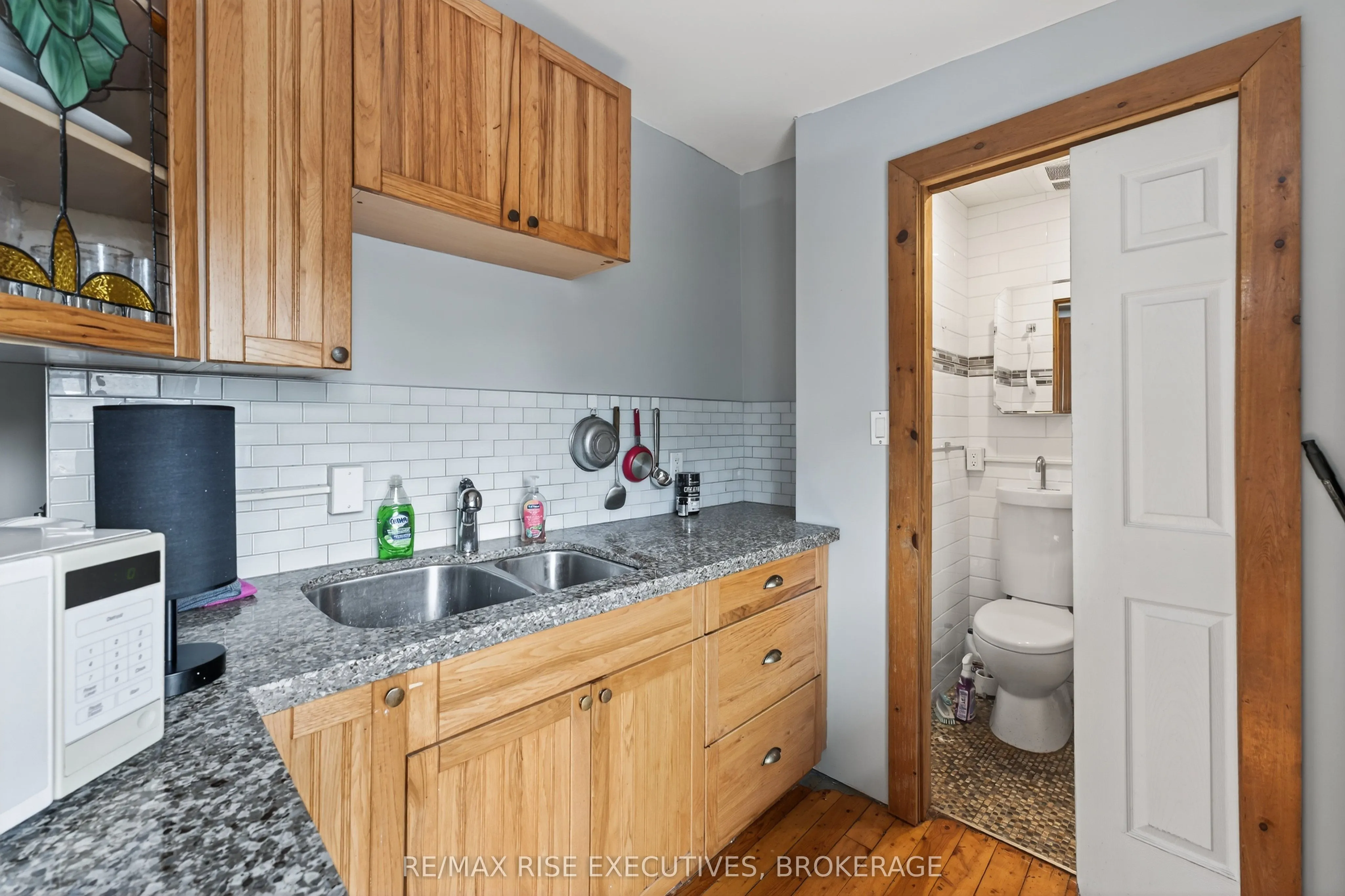 160 King Street E
