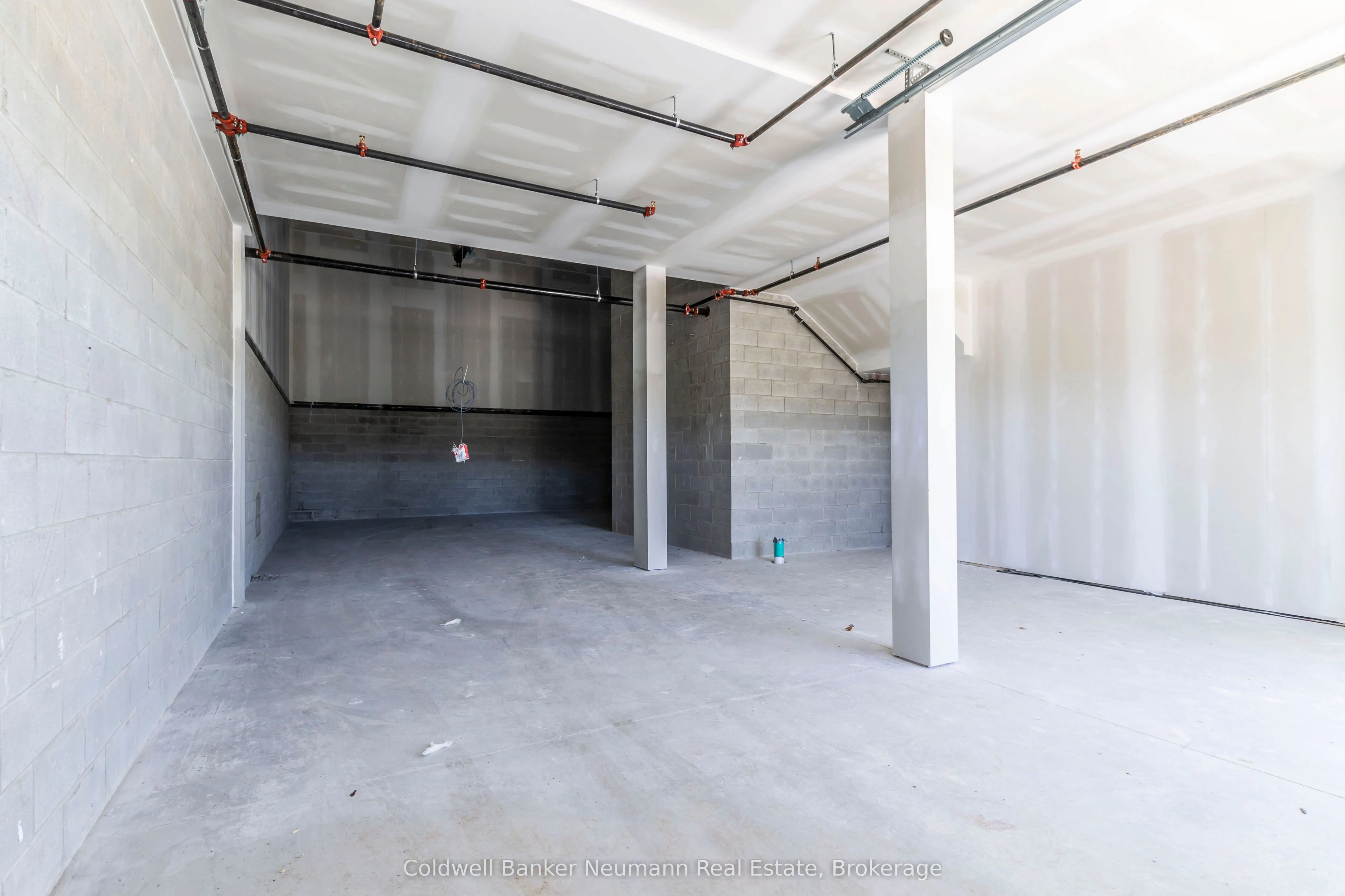 587 Hanlon Creek Boulevard, #23