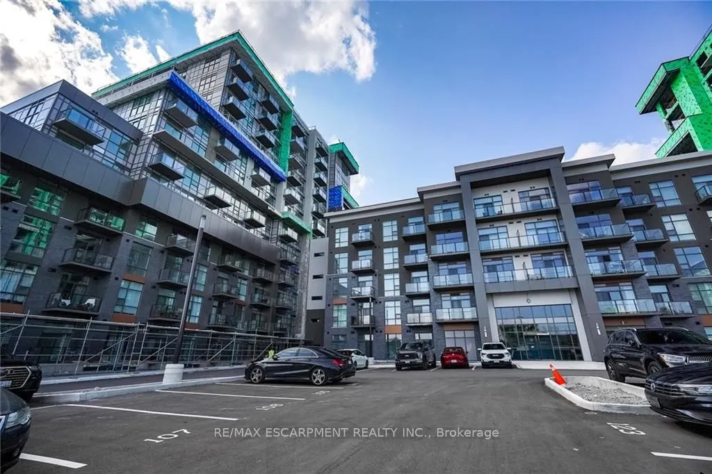 450 Dundas Street E, #703
