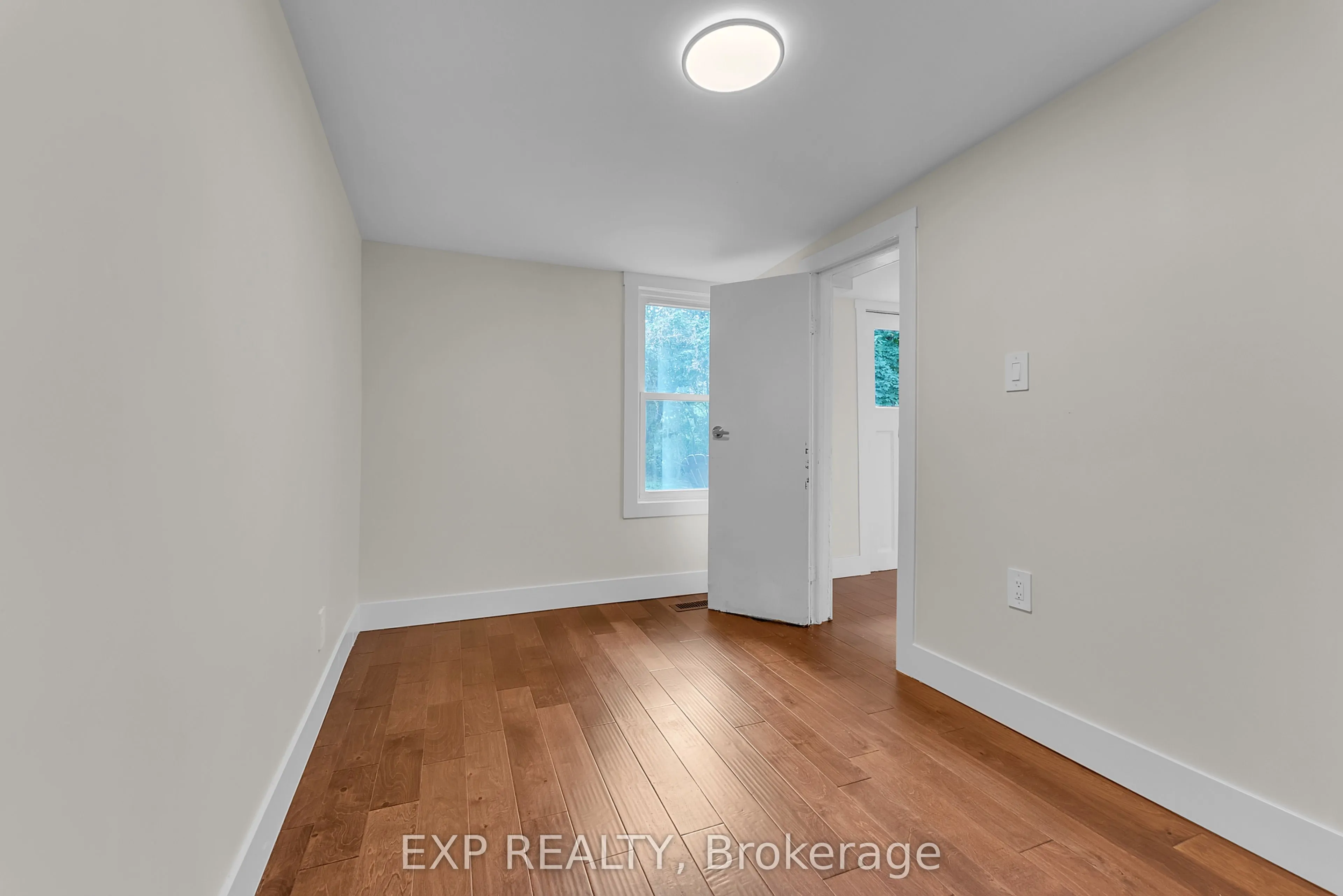 30 Leonard Avenue