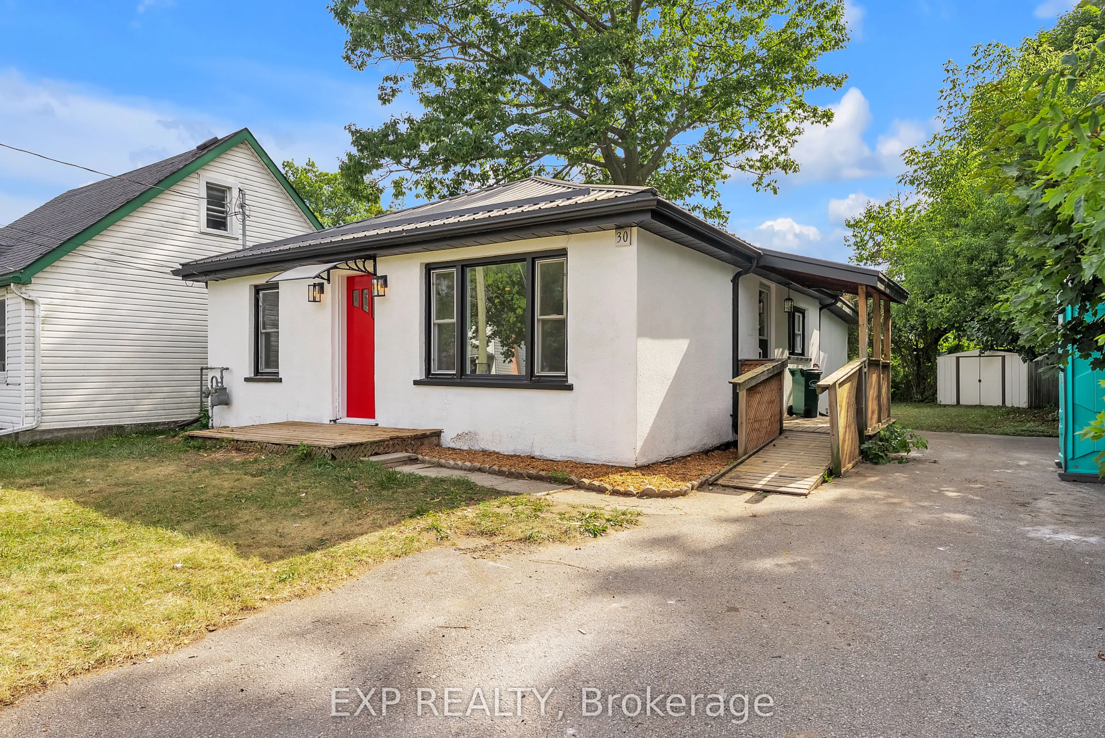 30 Leonard Avenue