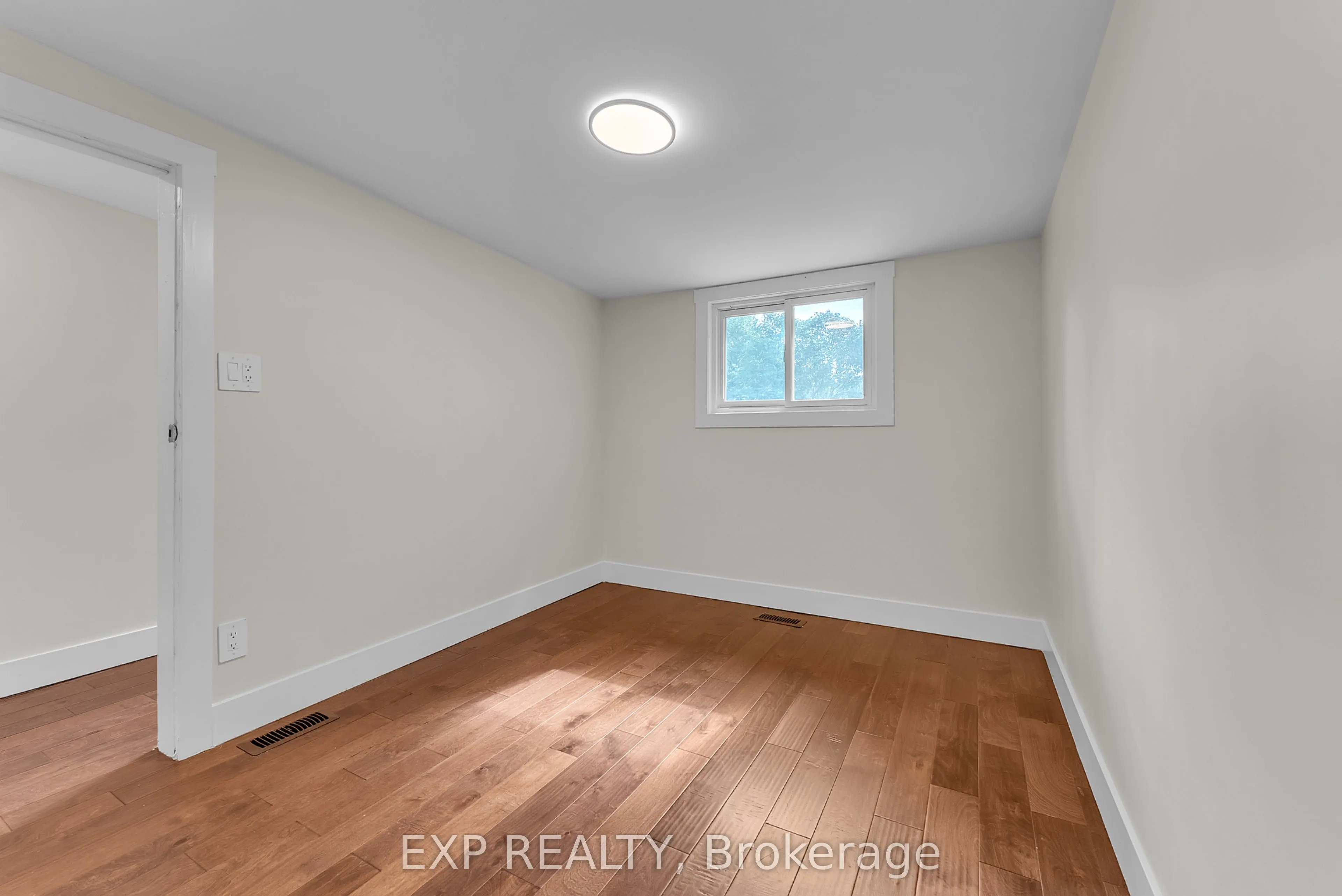 30 Leonard Avenue