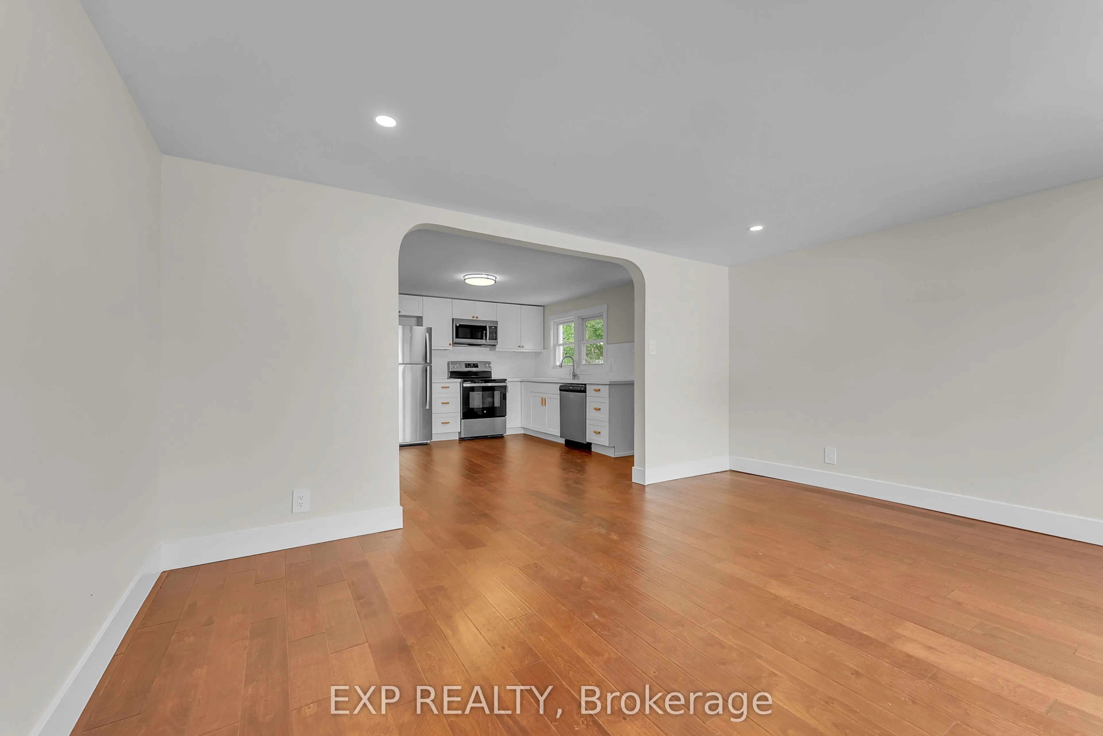 30 Leonard Avenue