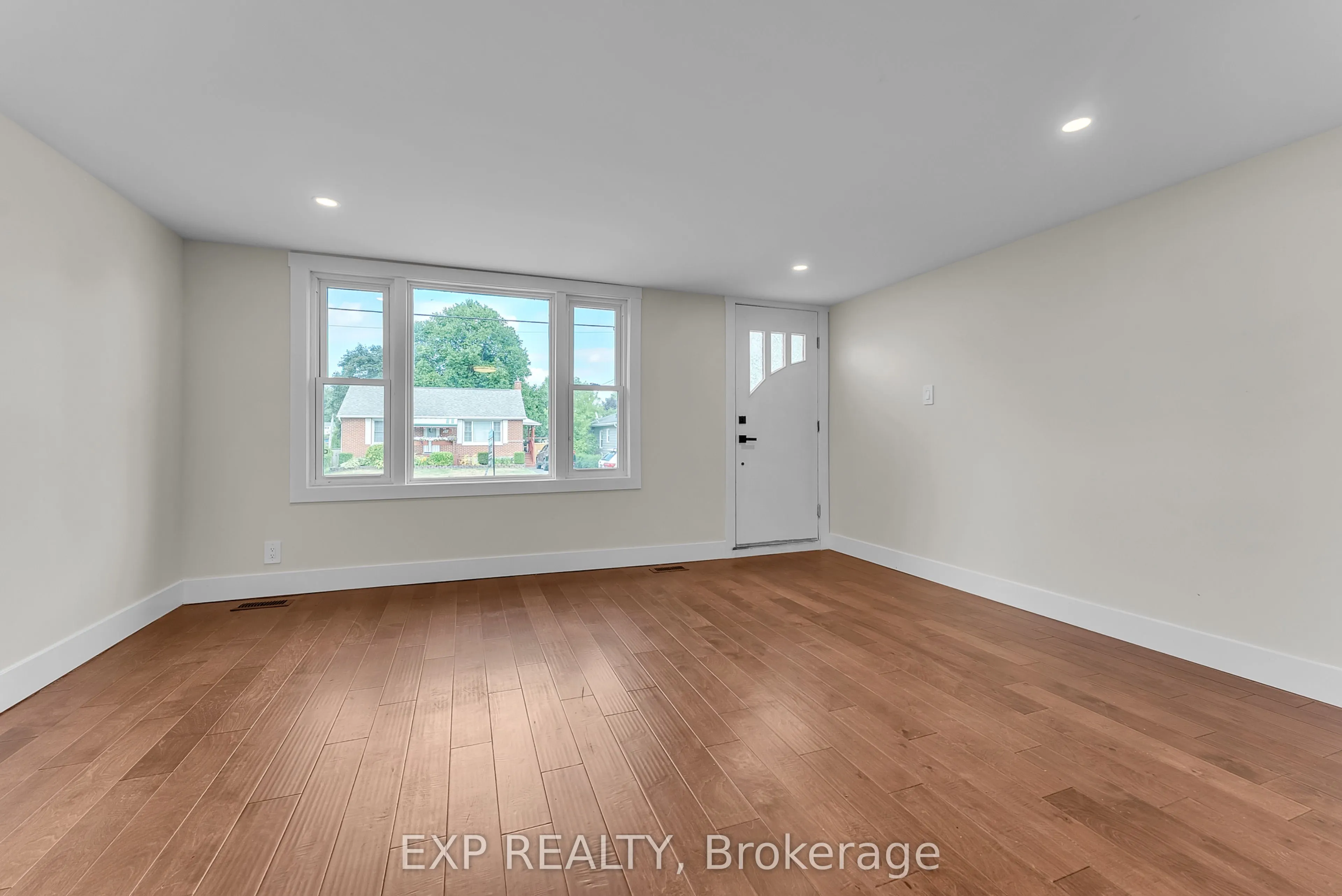 30 Leonard Avenue