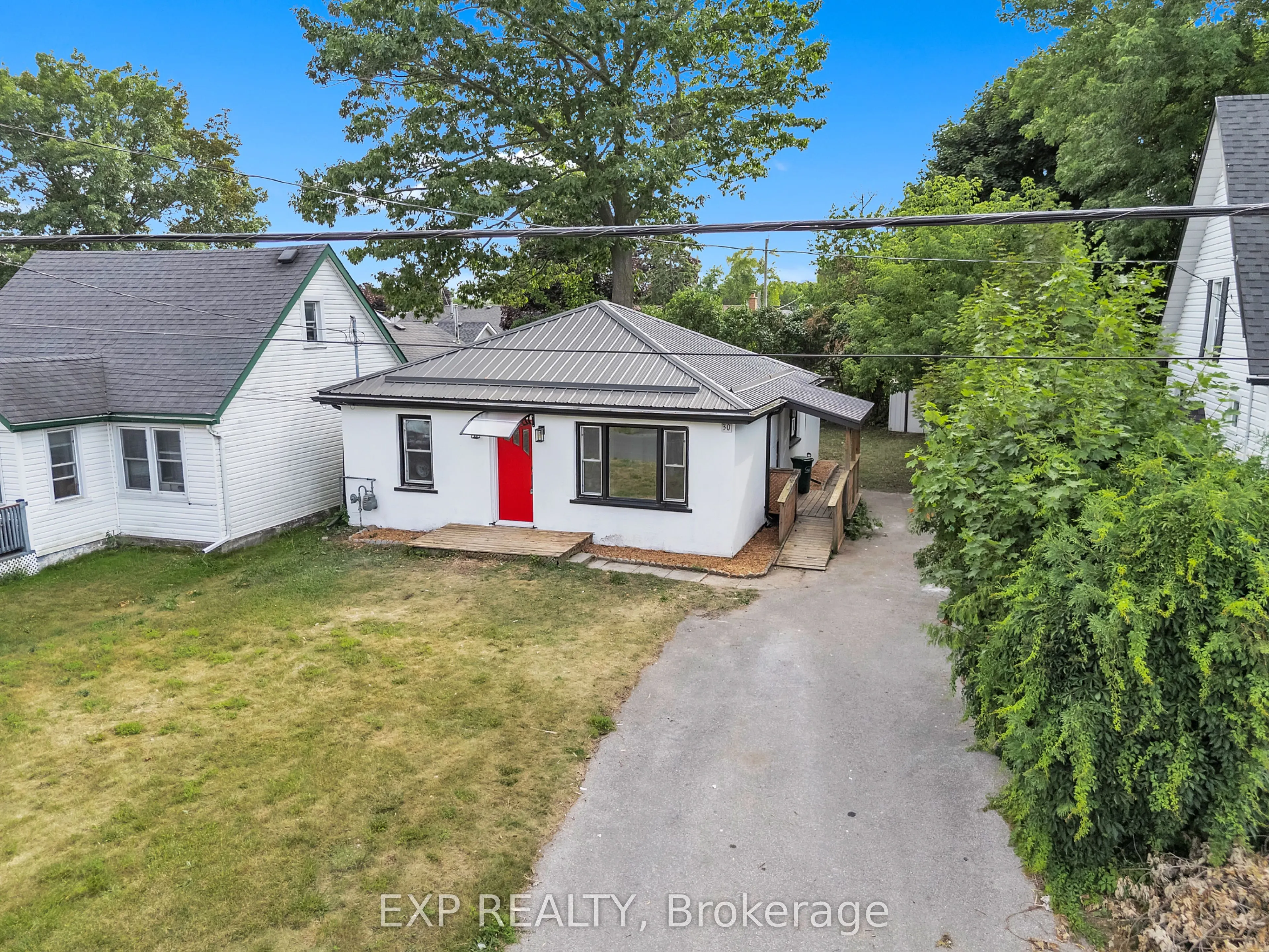 30 Leonard Avenue