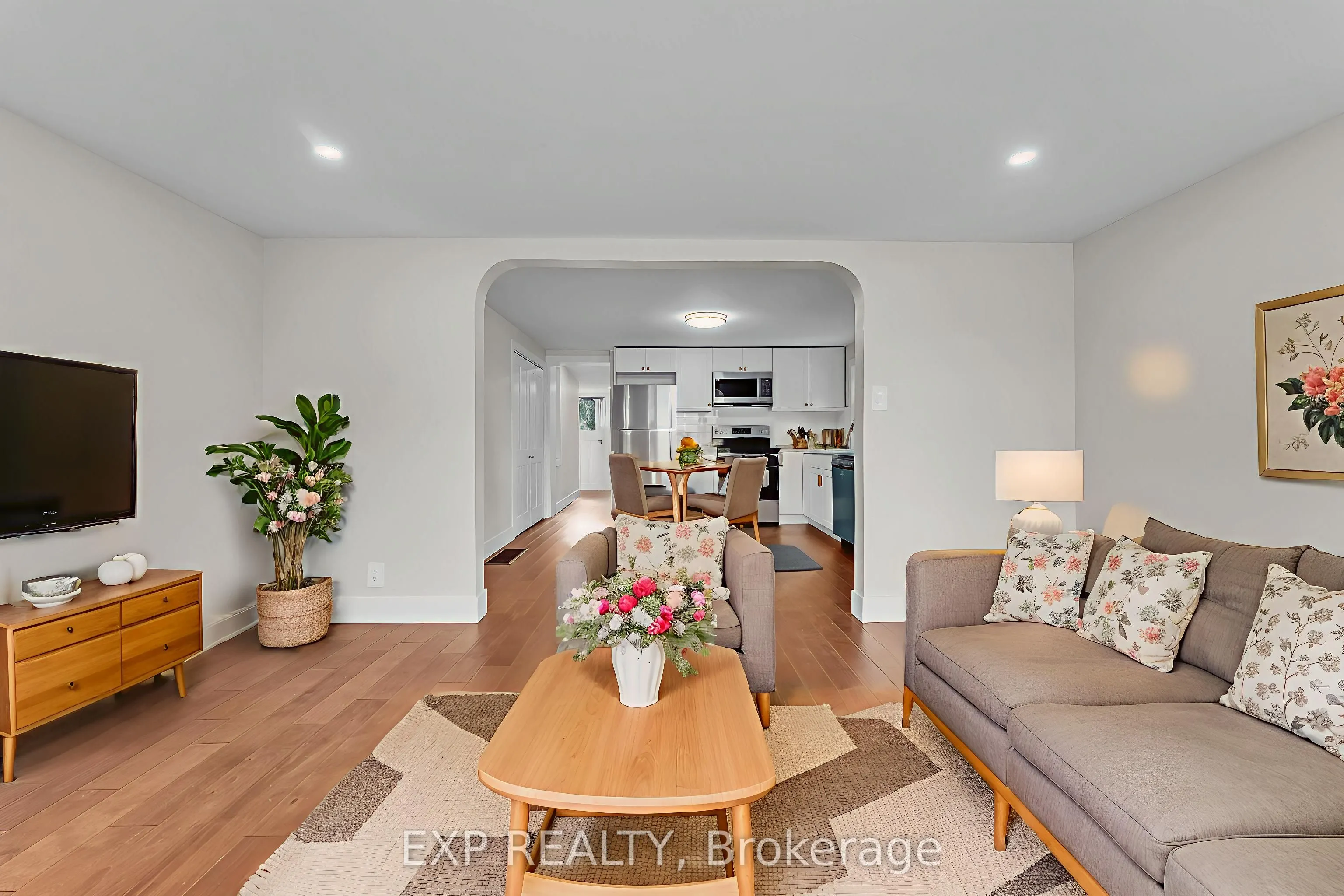 30 Leonard Avenue