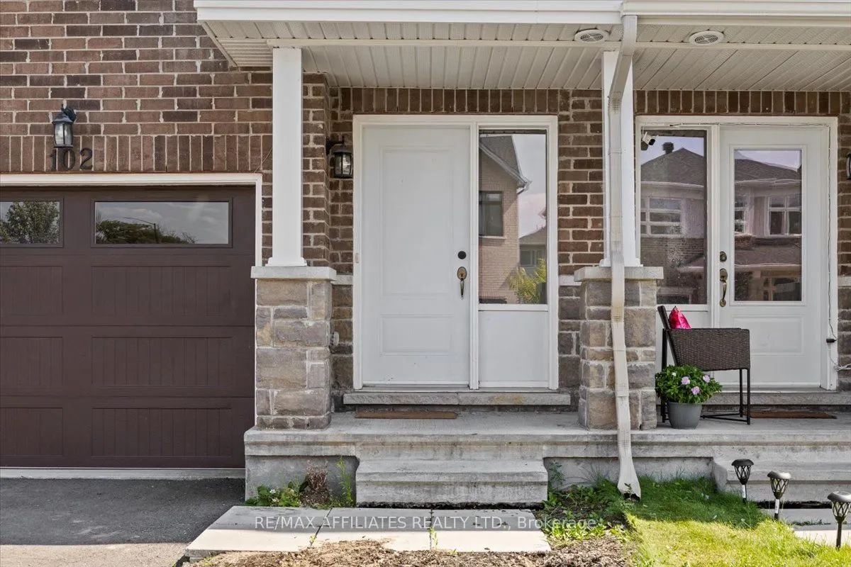 102 Hurdis Way