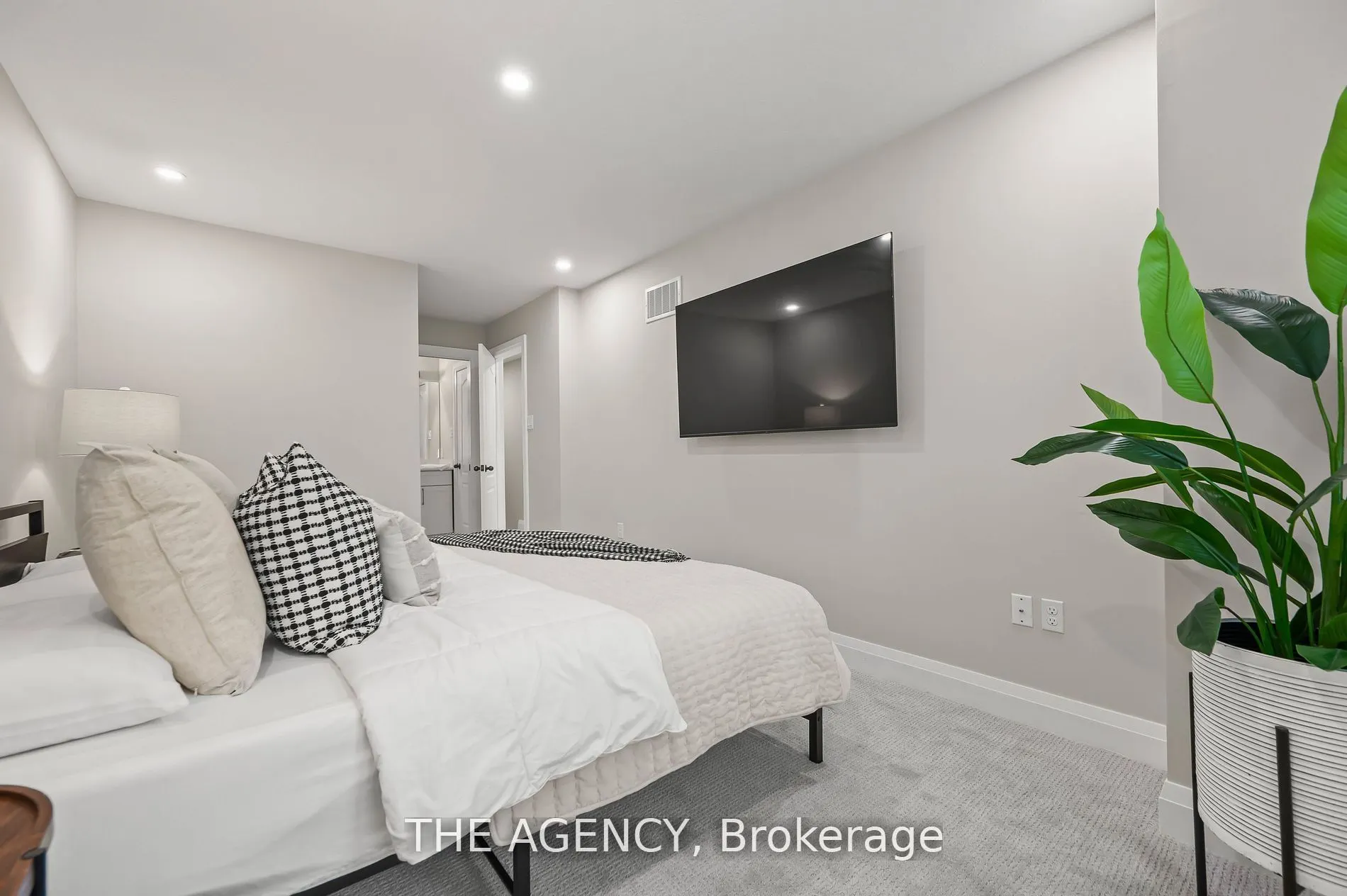 54 Nisbet Boulevard, #20