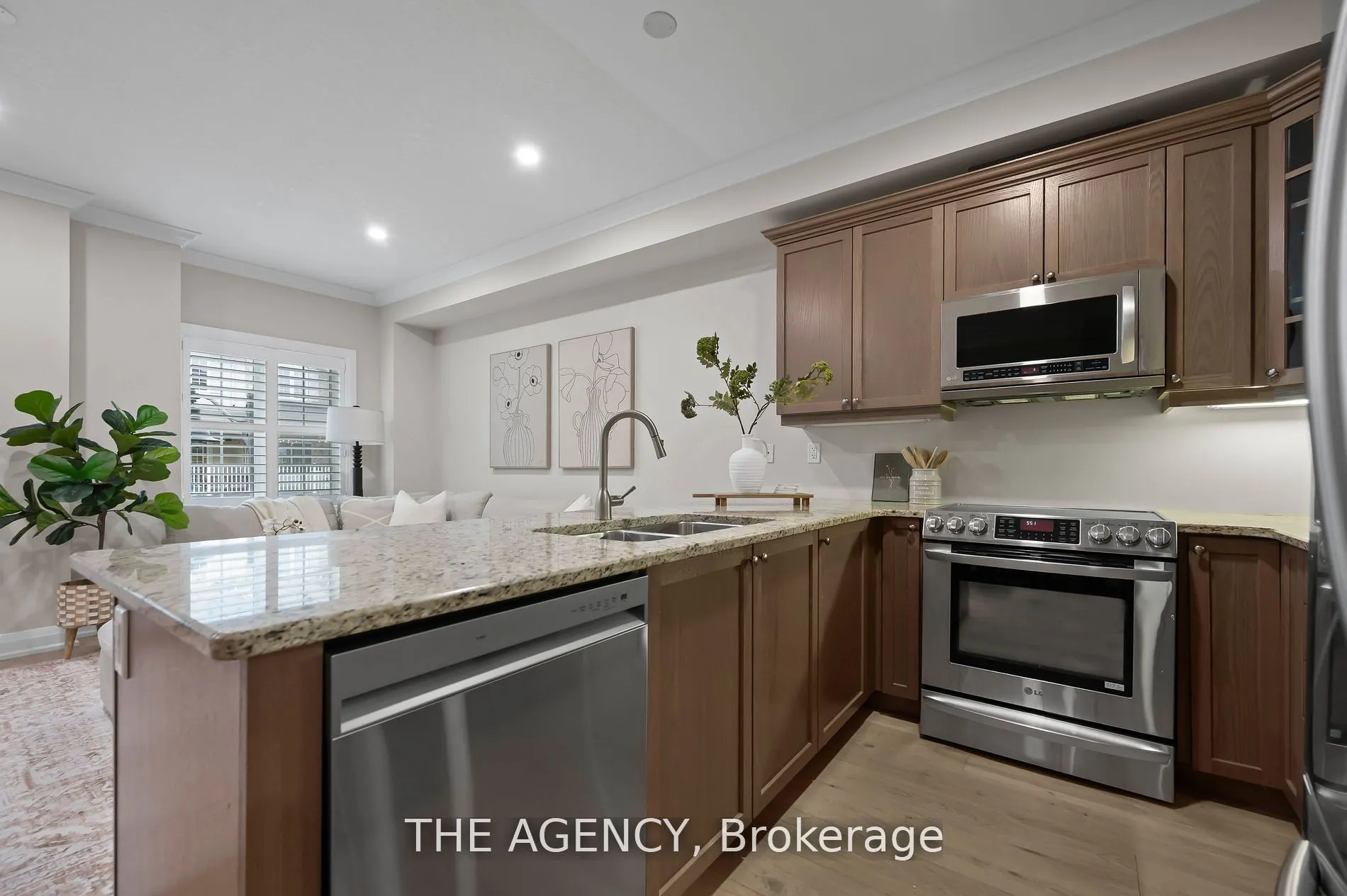 54 Nisbet Boulevard, #20