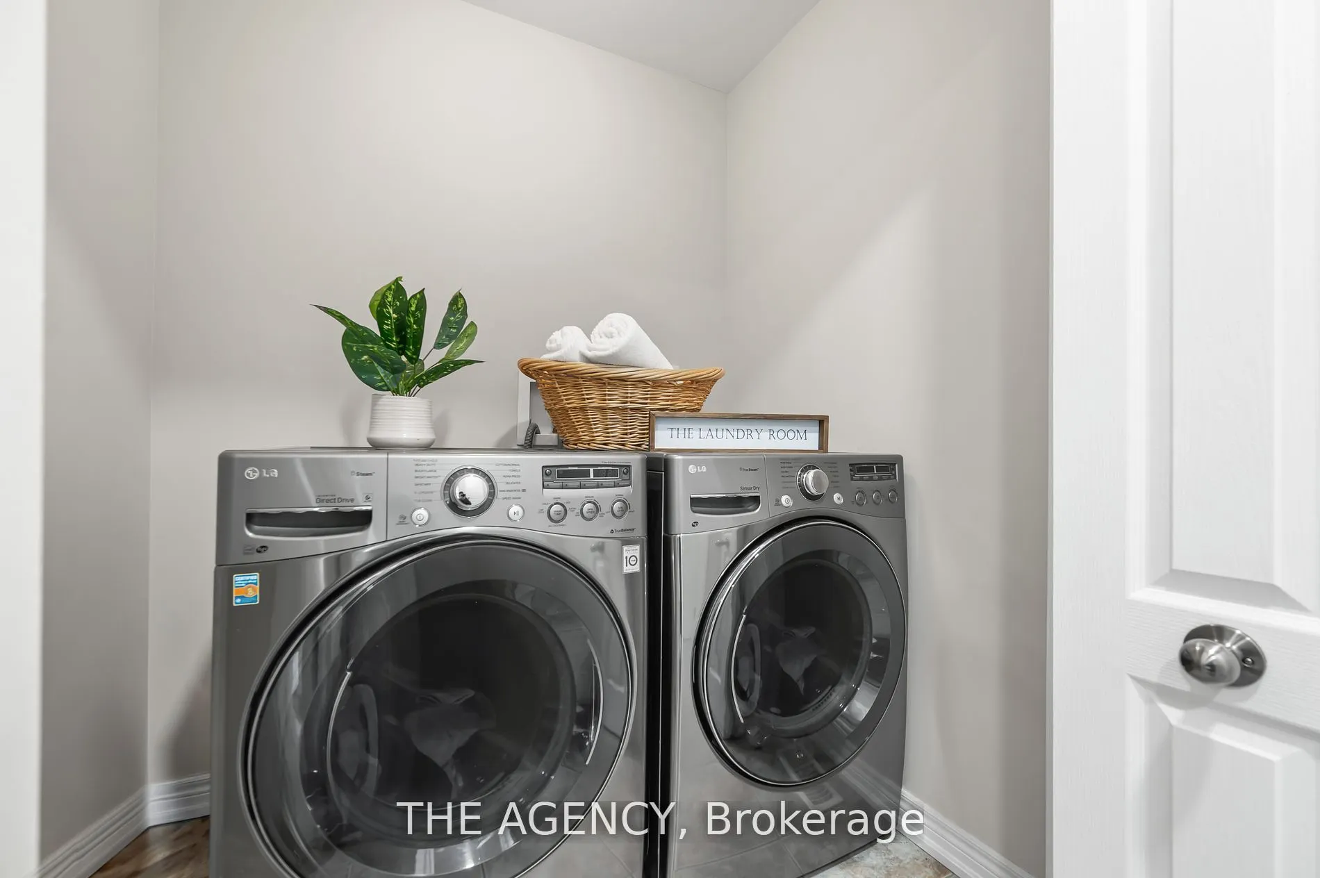 54 Nisbet Boulevard, #20