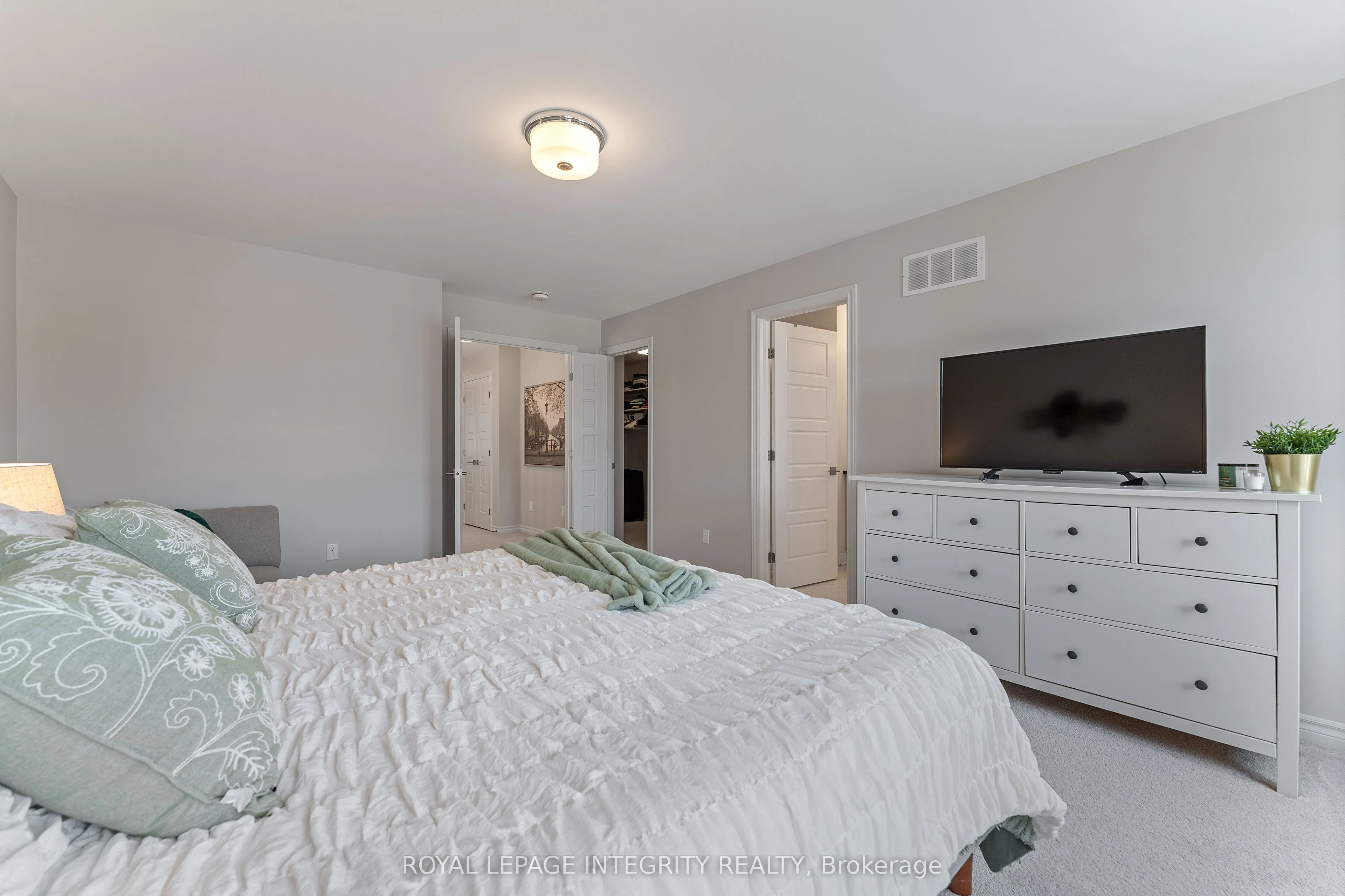 820 Clapham Terrace