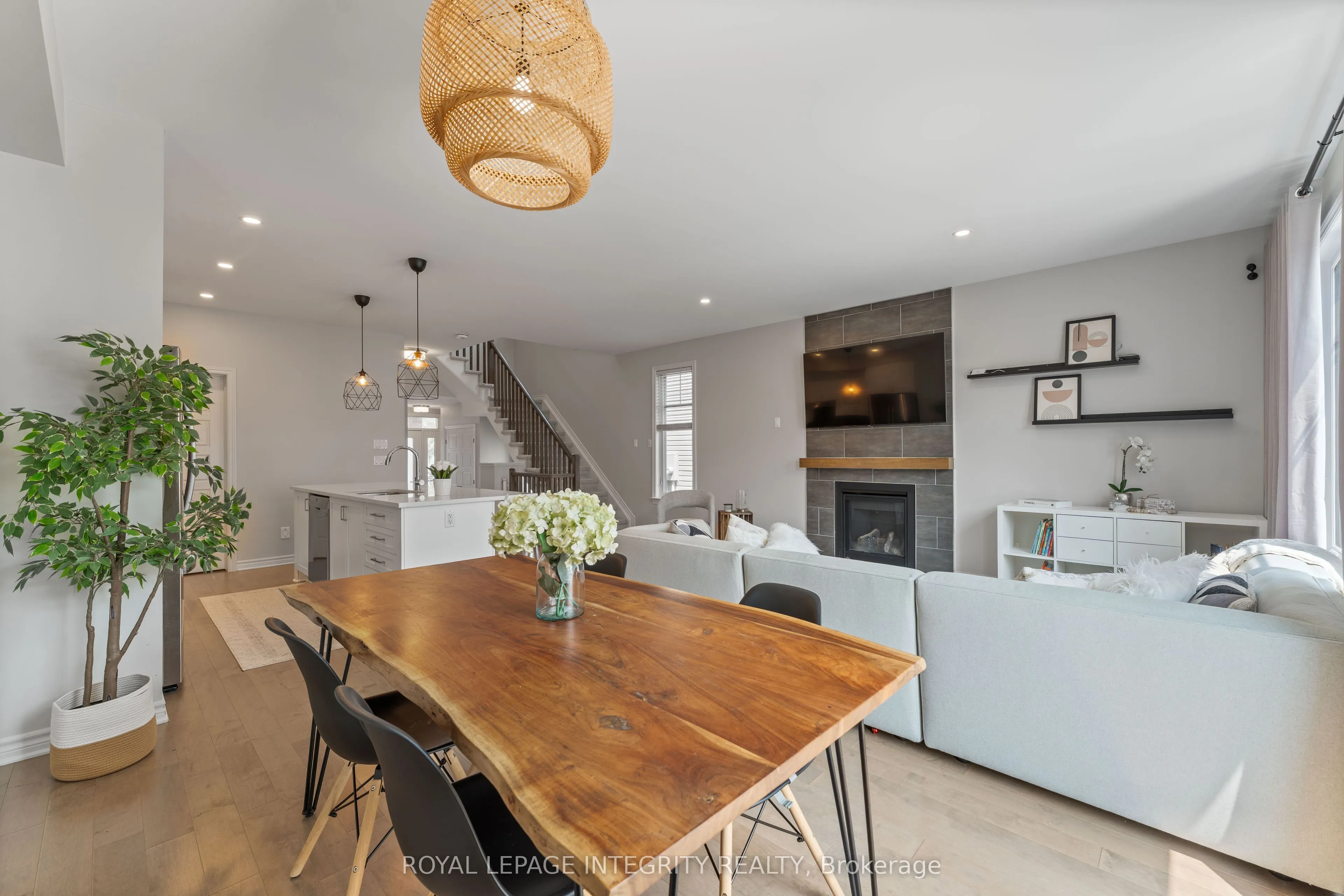 820 Clapham Terrace