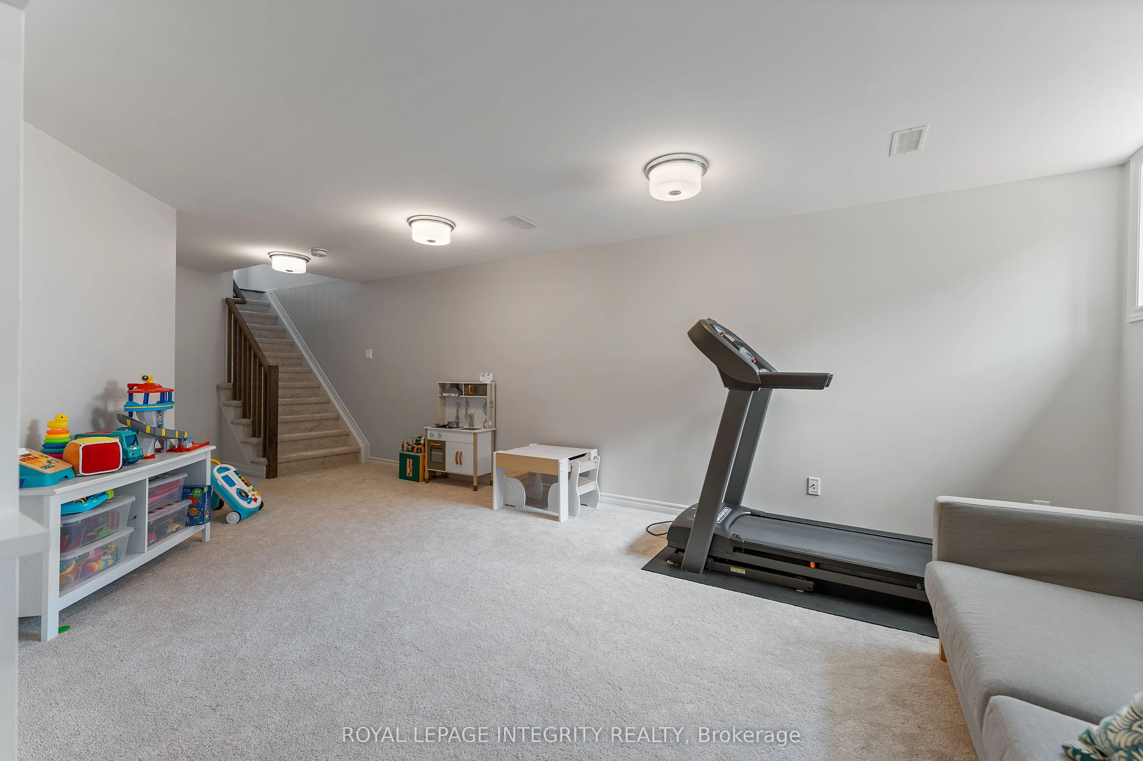 820 Clapham Terrace