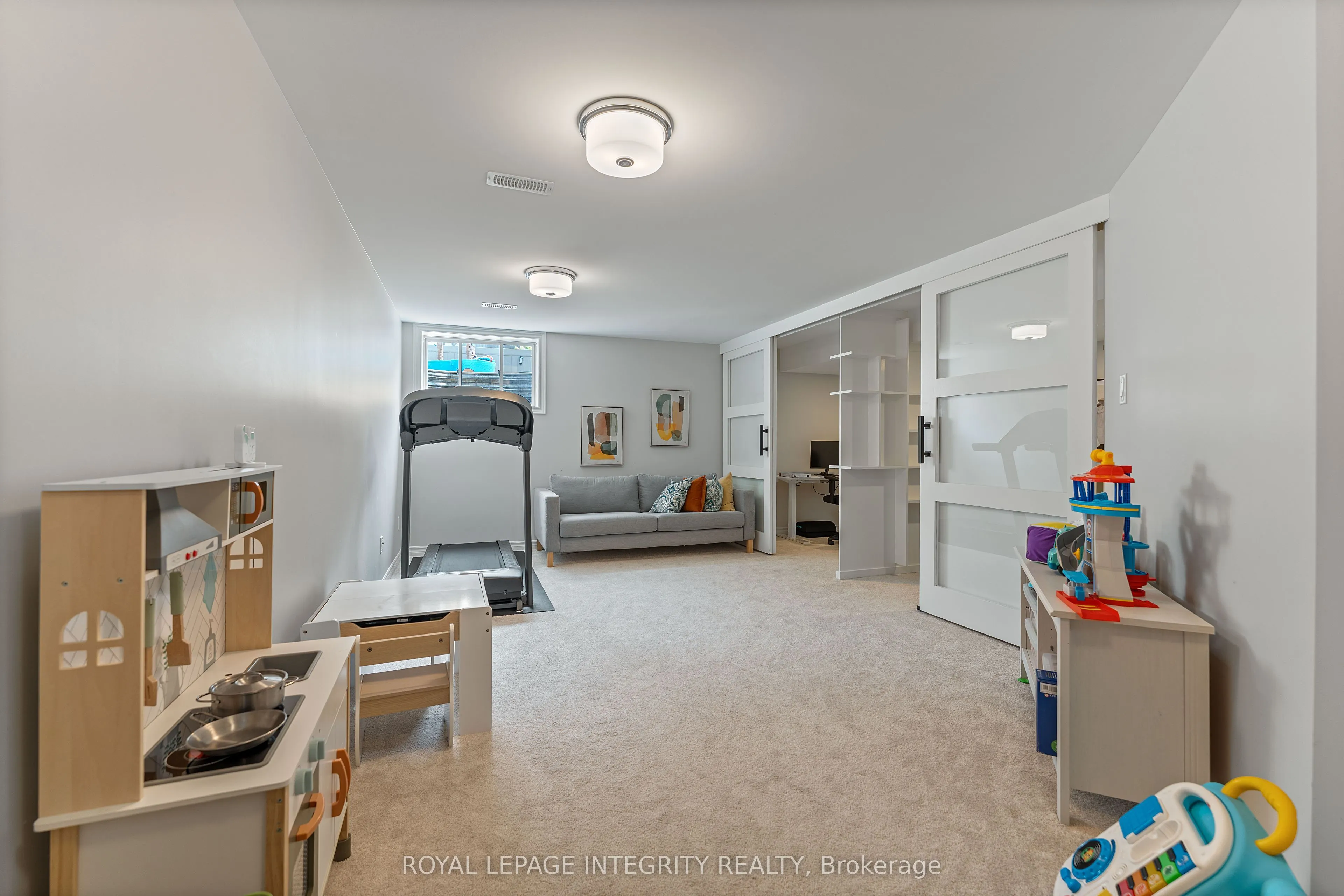 820 Clapham Terrace