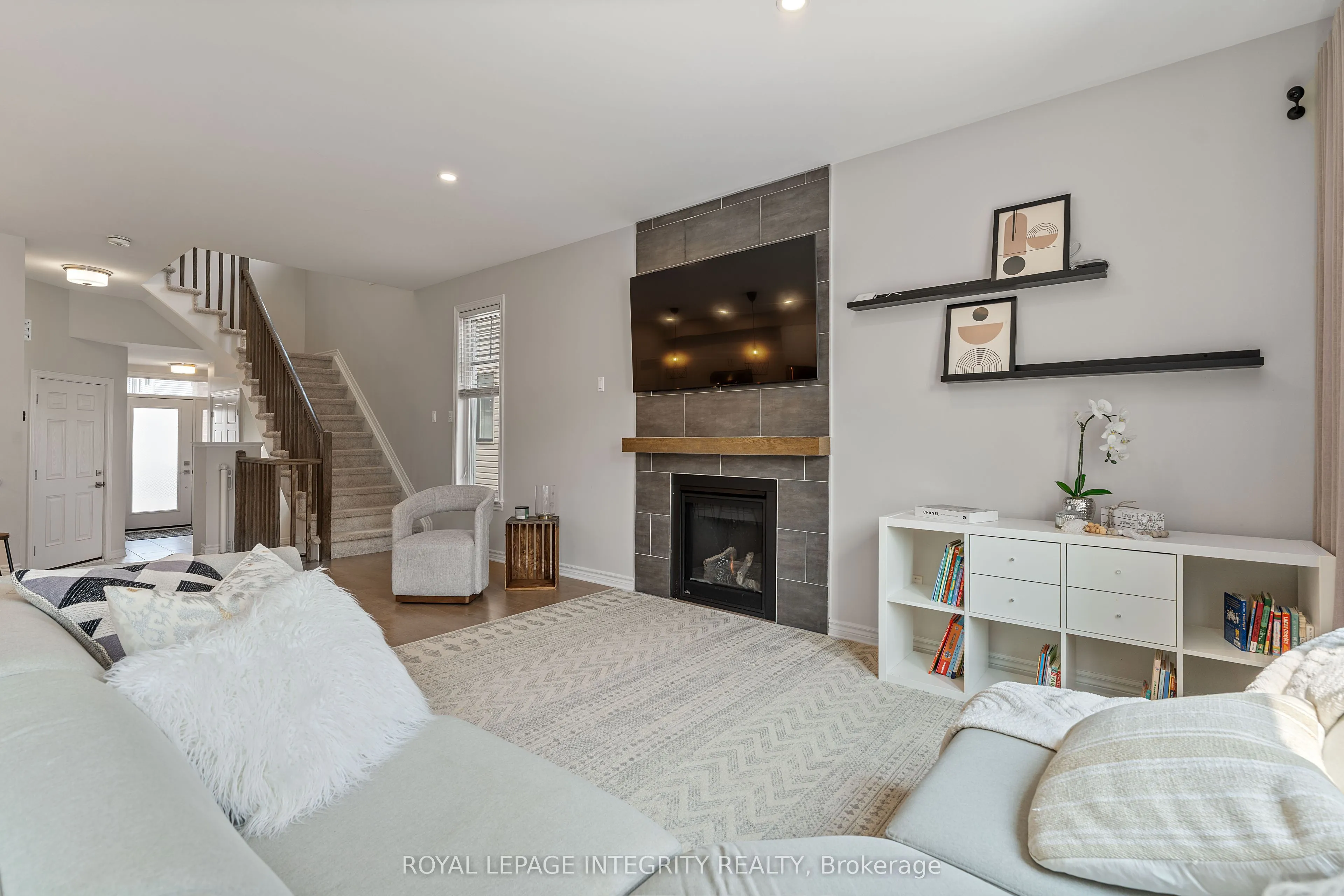 820 Clapham Terrace