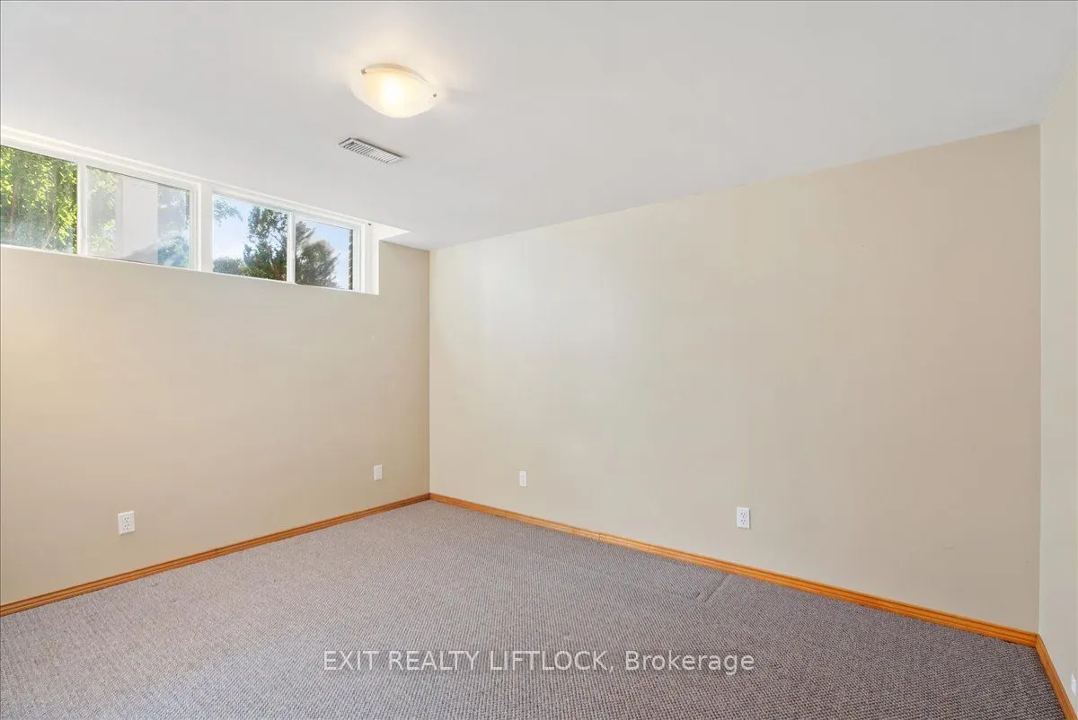1540 Redwood Drive