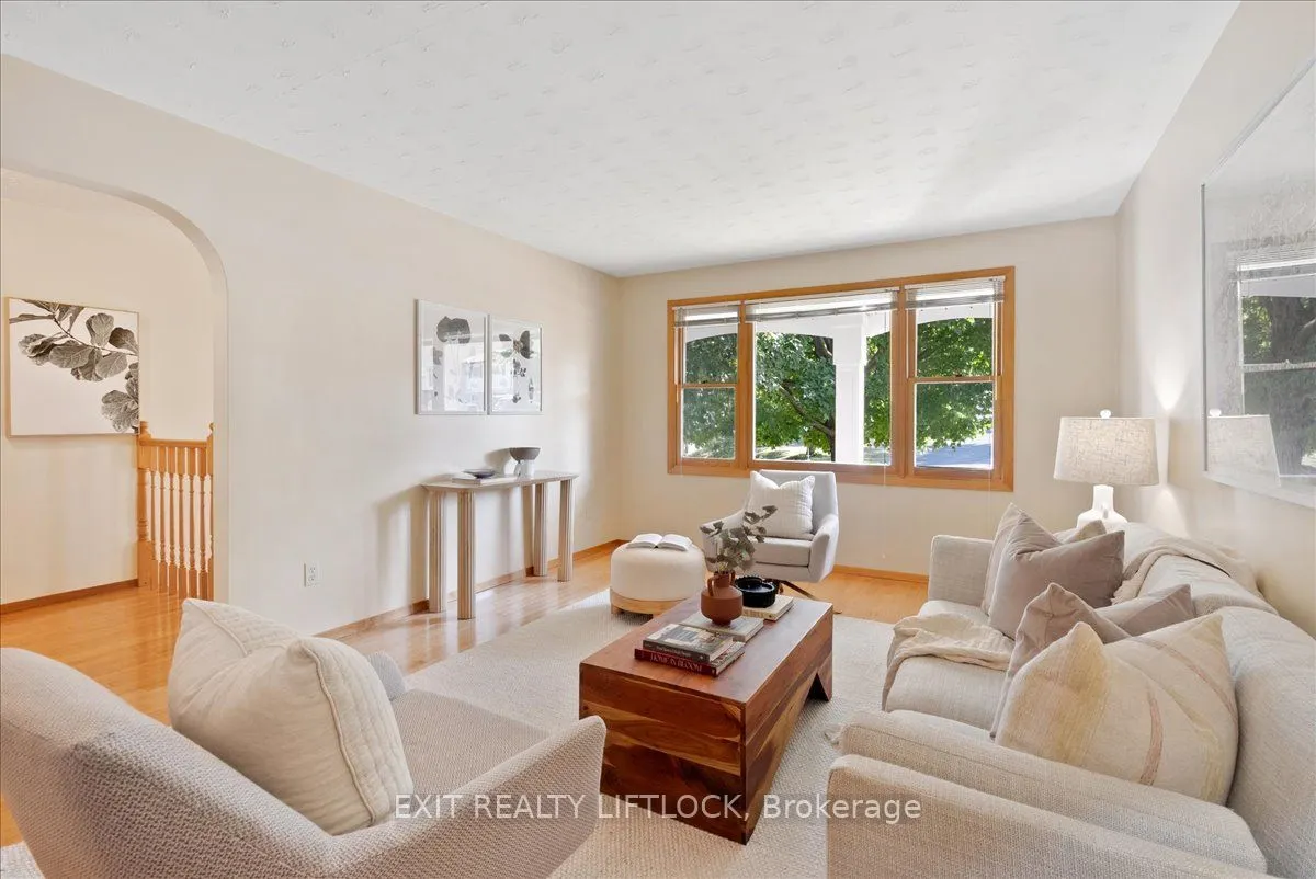 1540 Redwood Drive