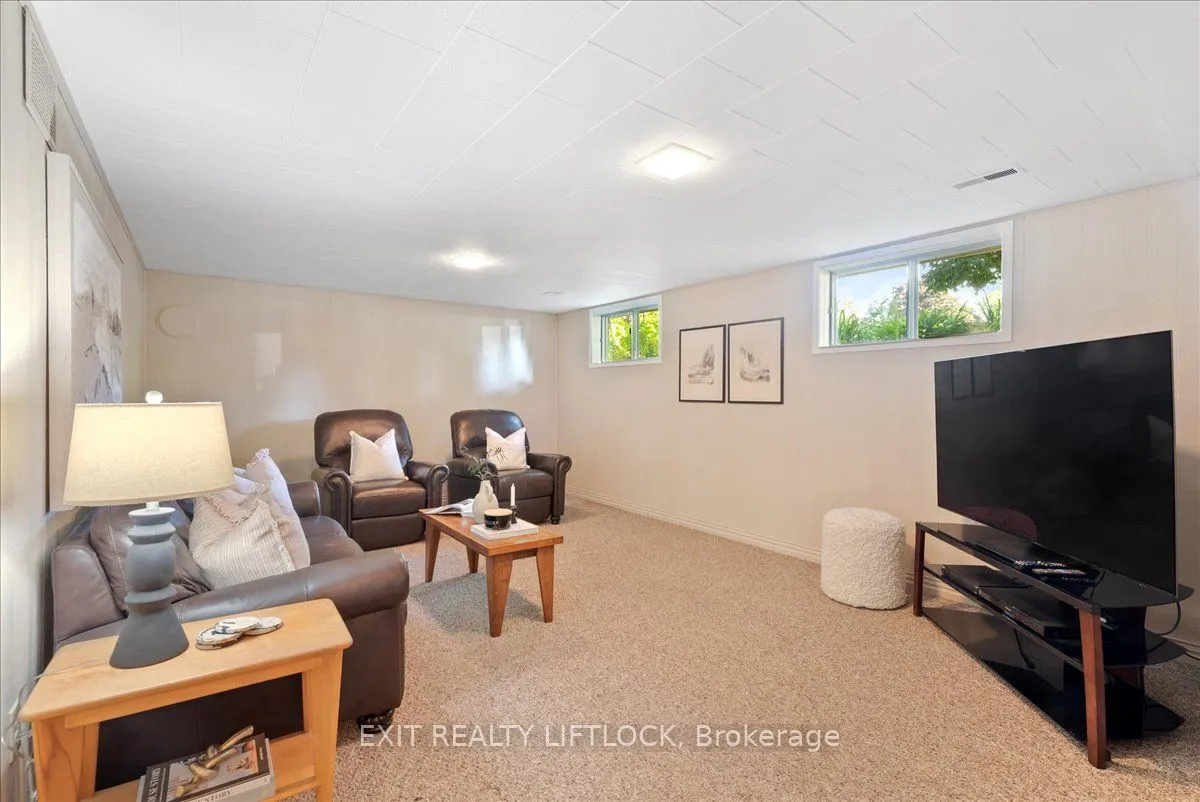 1540 Redwood Drive