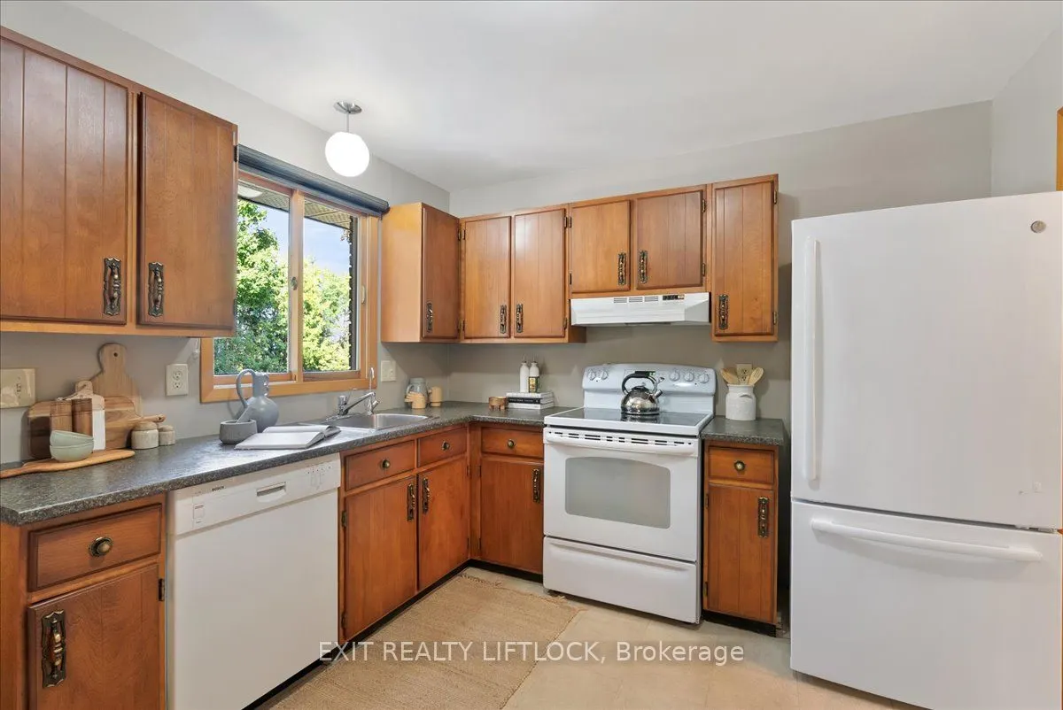 1540 Redwood Drive