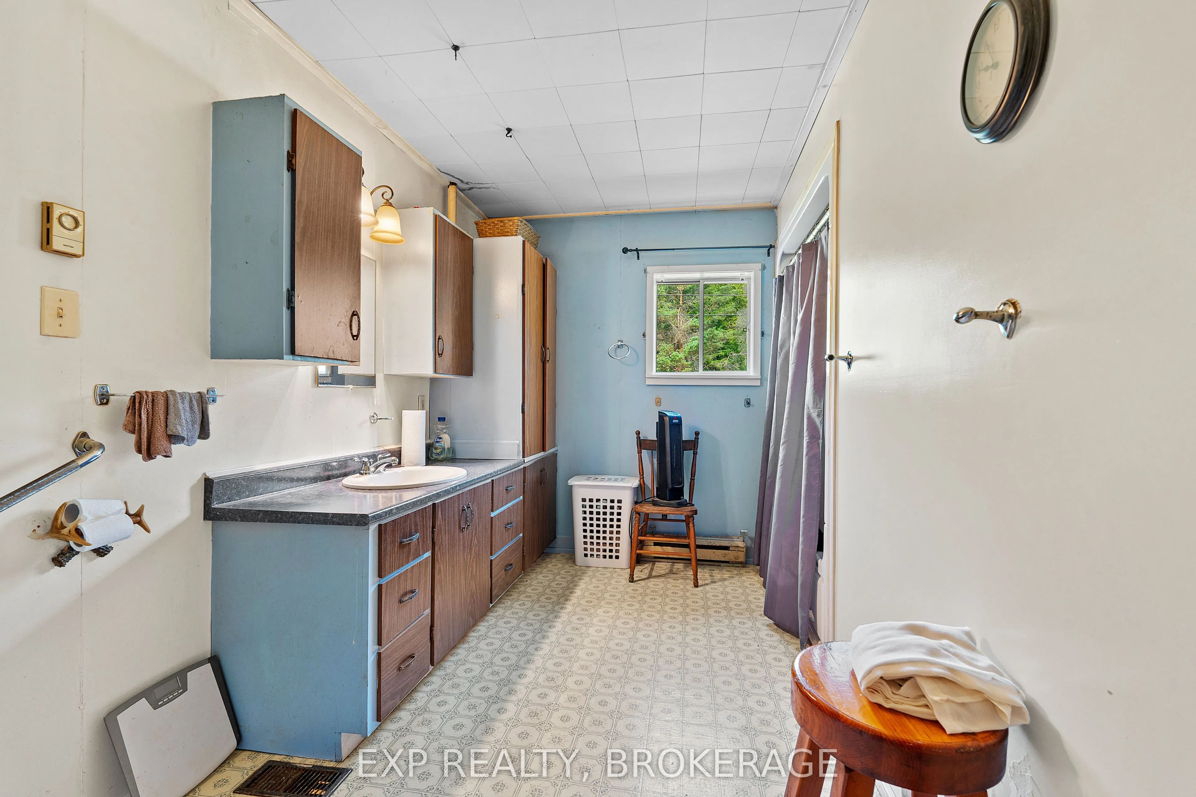 4 DENISON Drive
