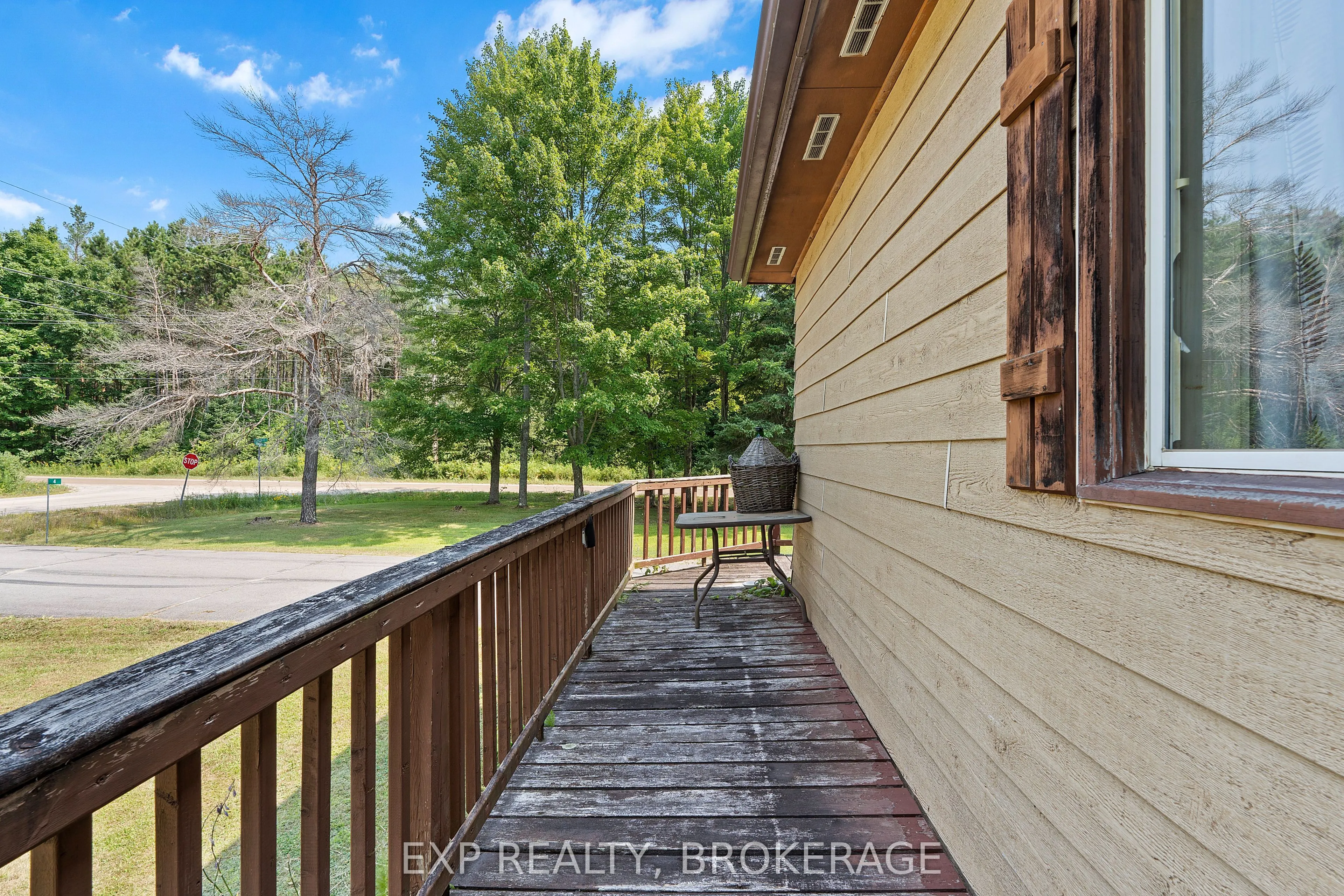 4 DENISON Drive