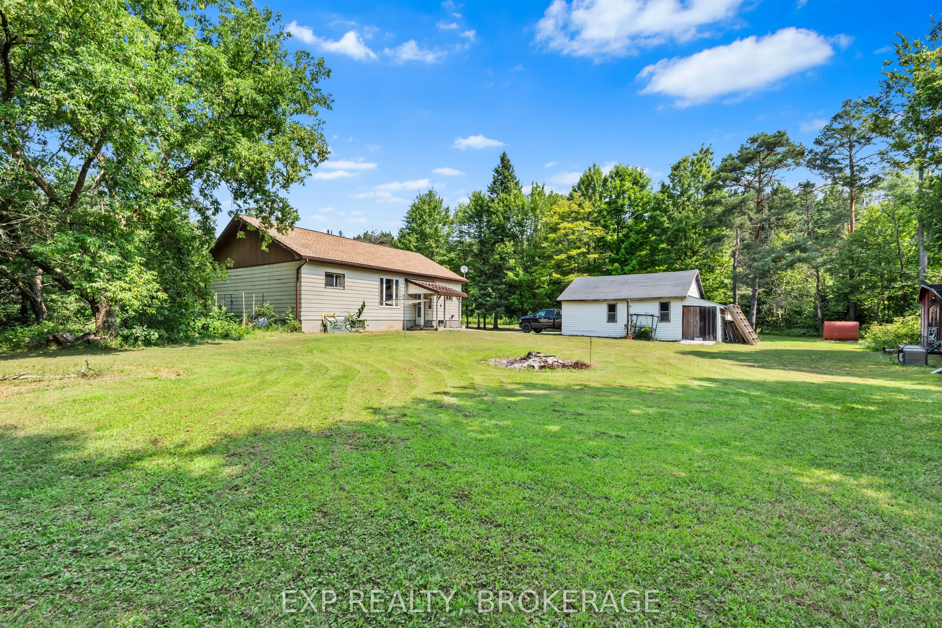 4 DENISON Drive