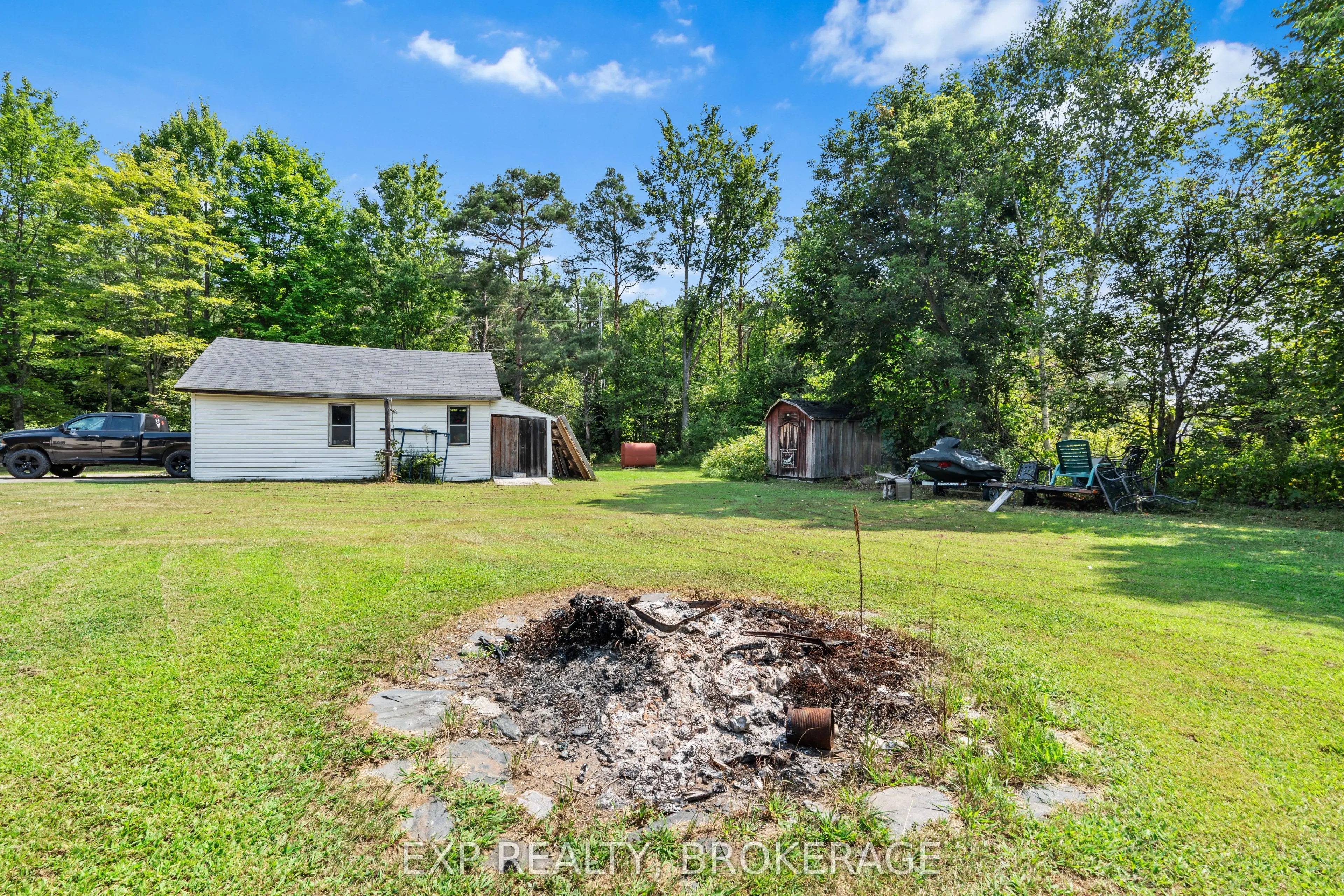 4 DENISON Drive