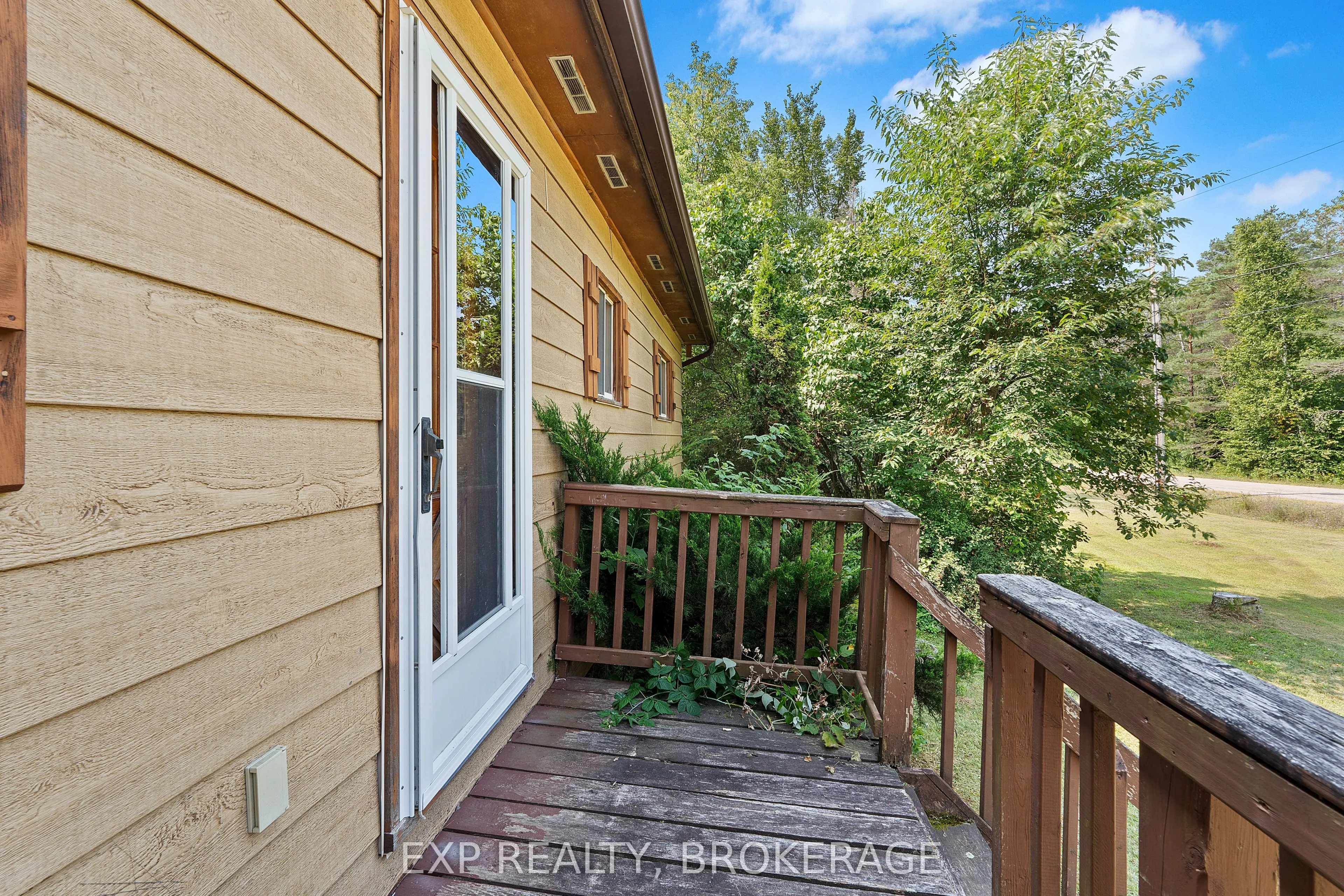 4 DENISON Drive