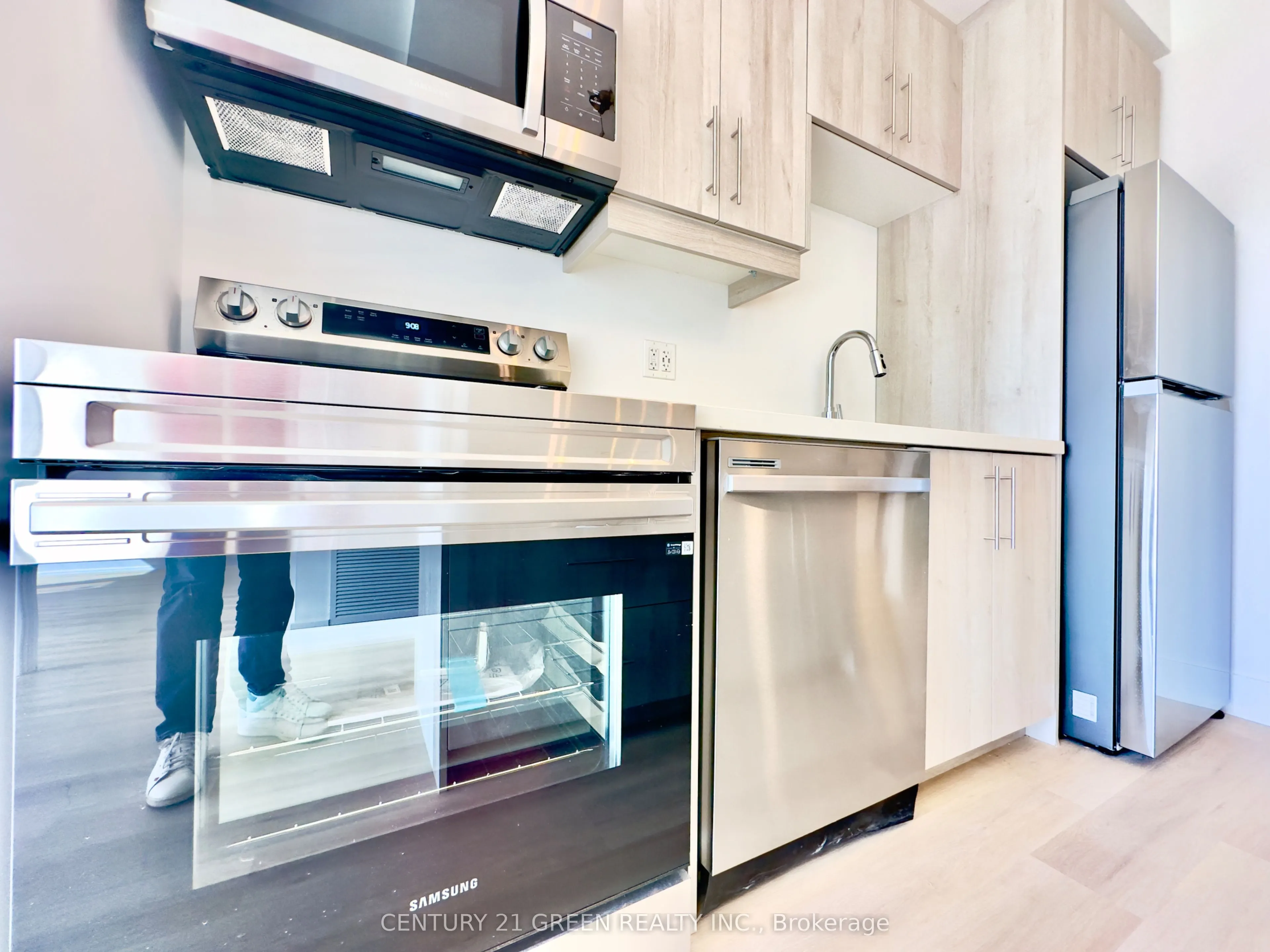 575 Conklin Road N, #913