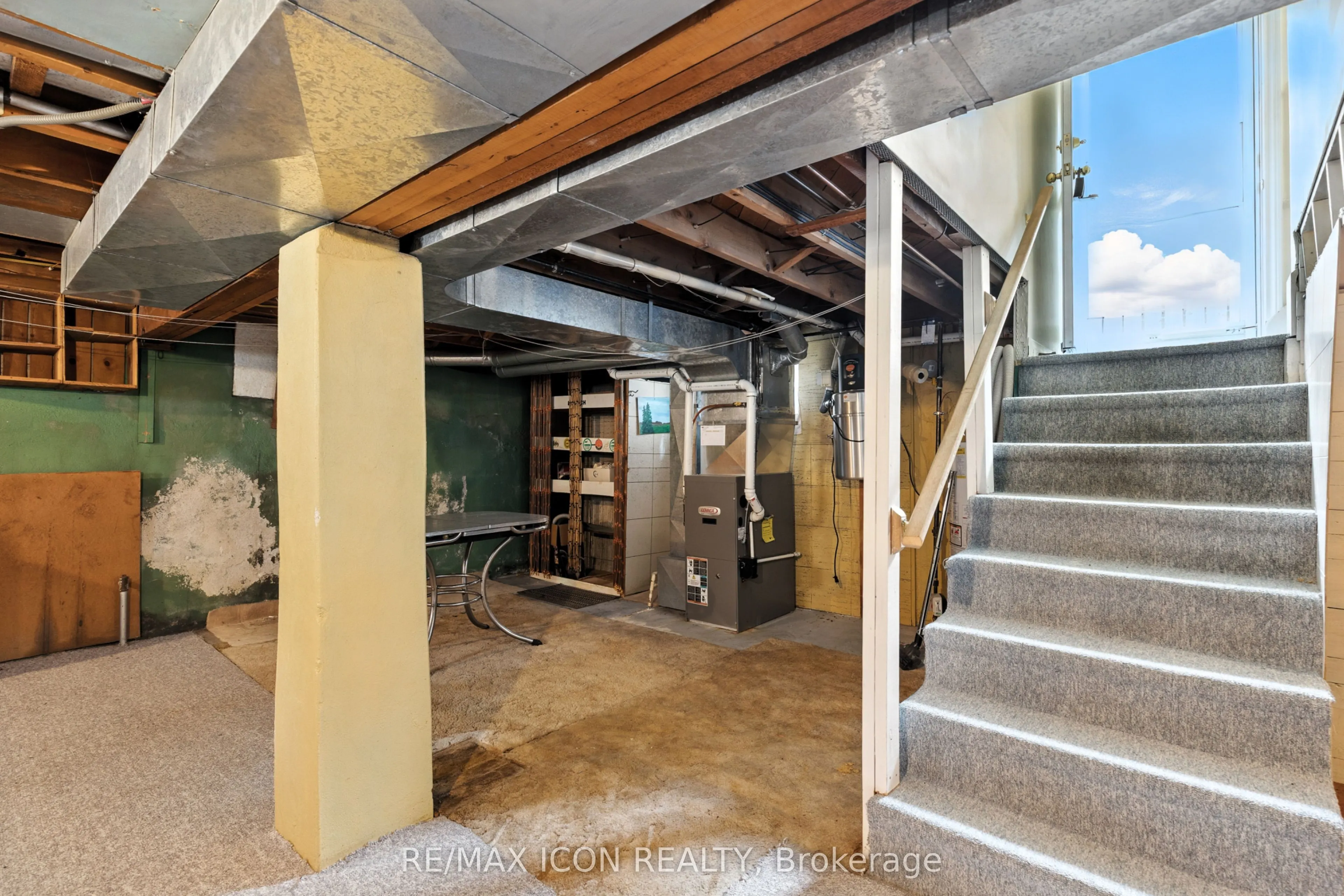 35 Grenville Avenue