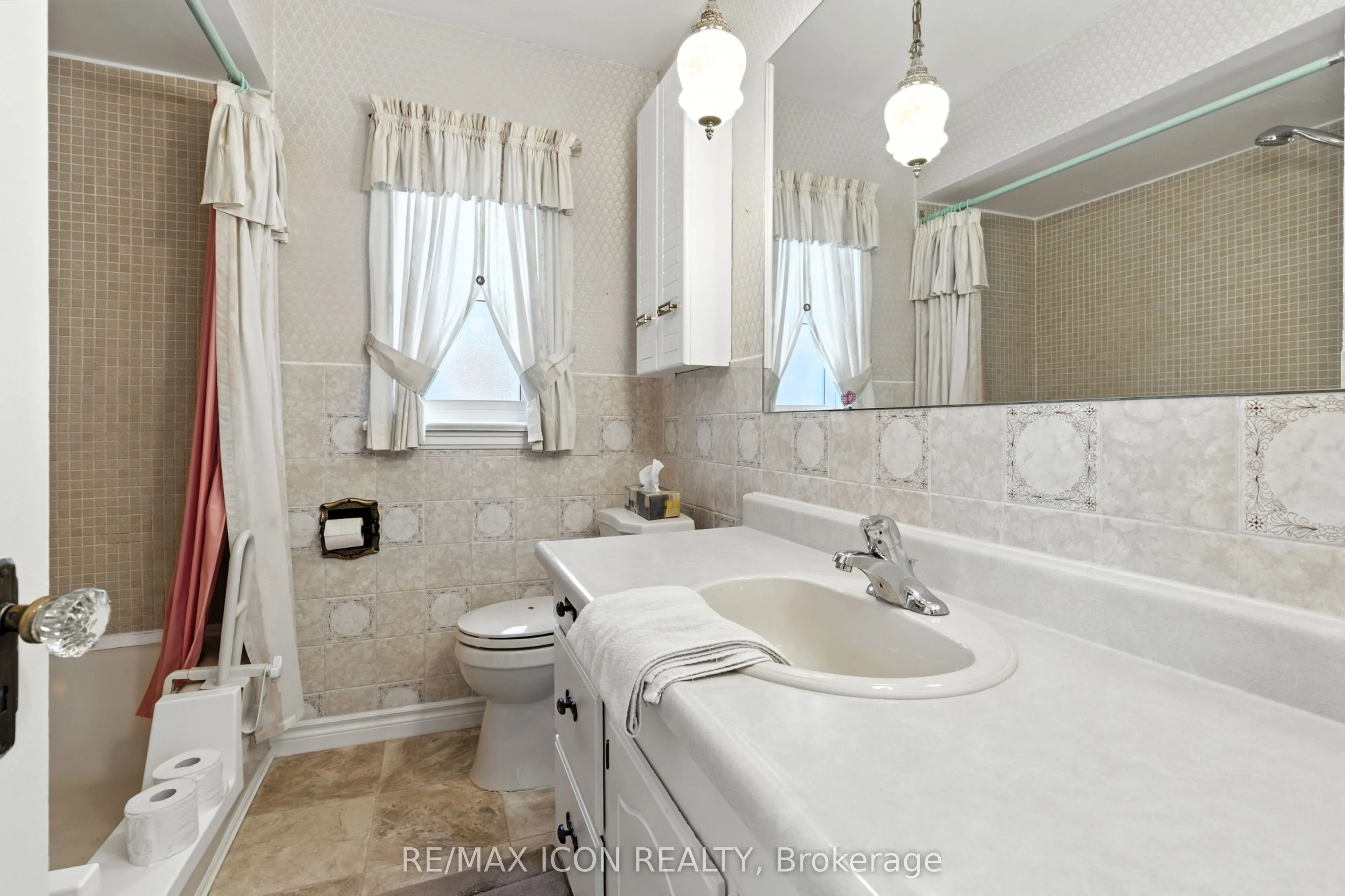 35 Grenville Avenue
