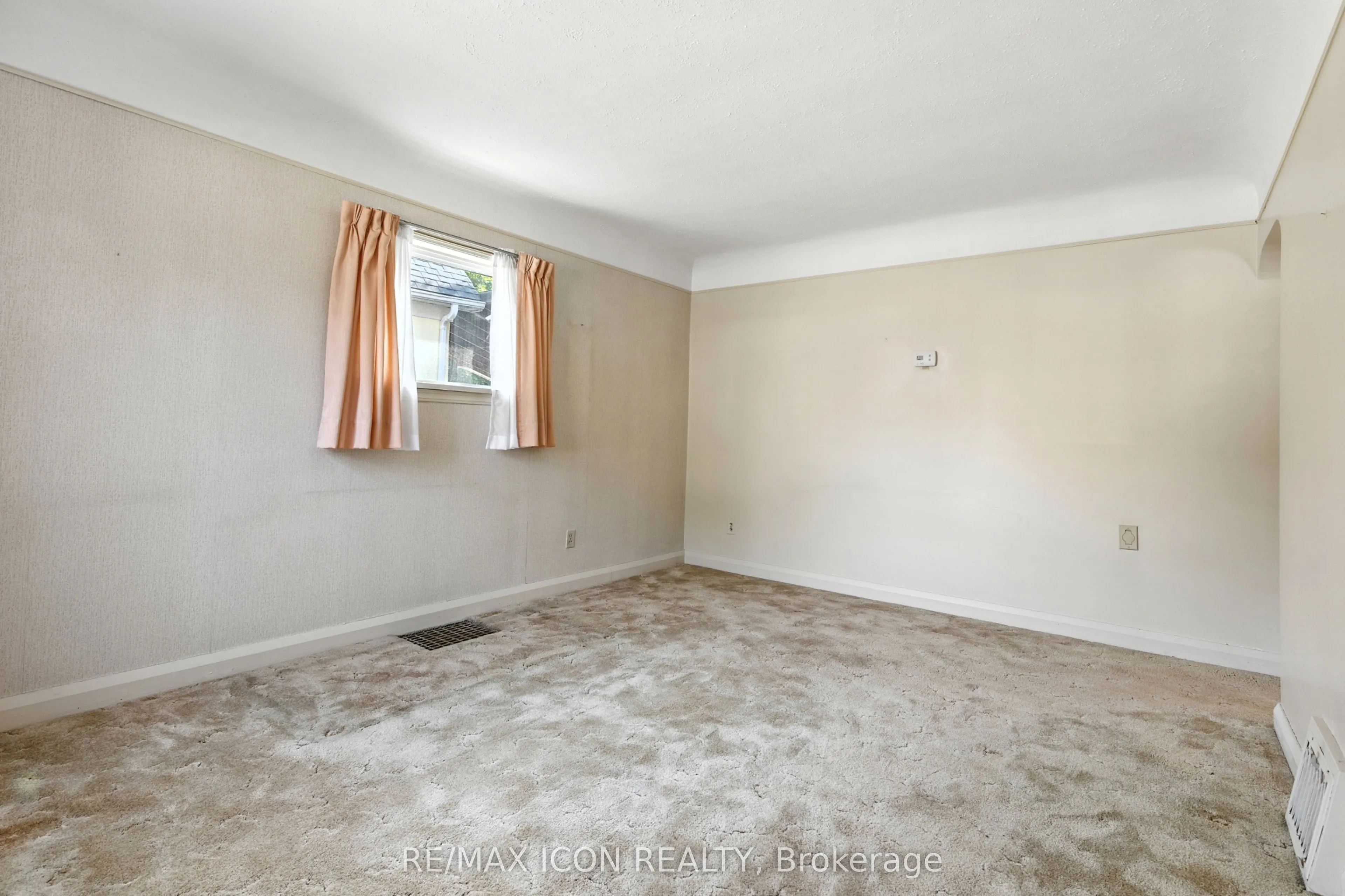 35 Grenville Avenue