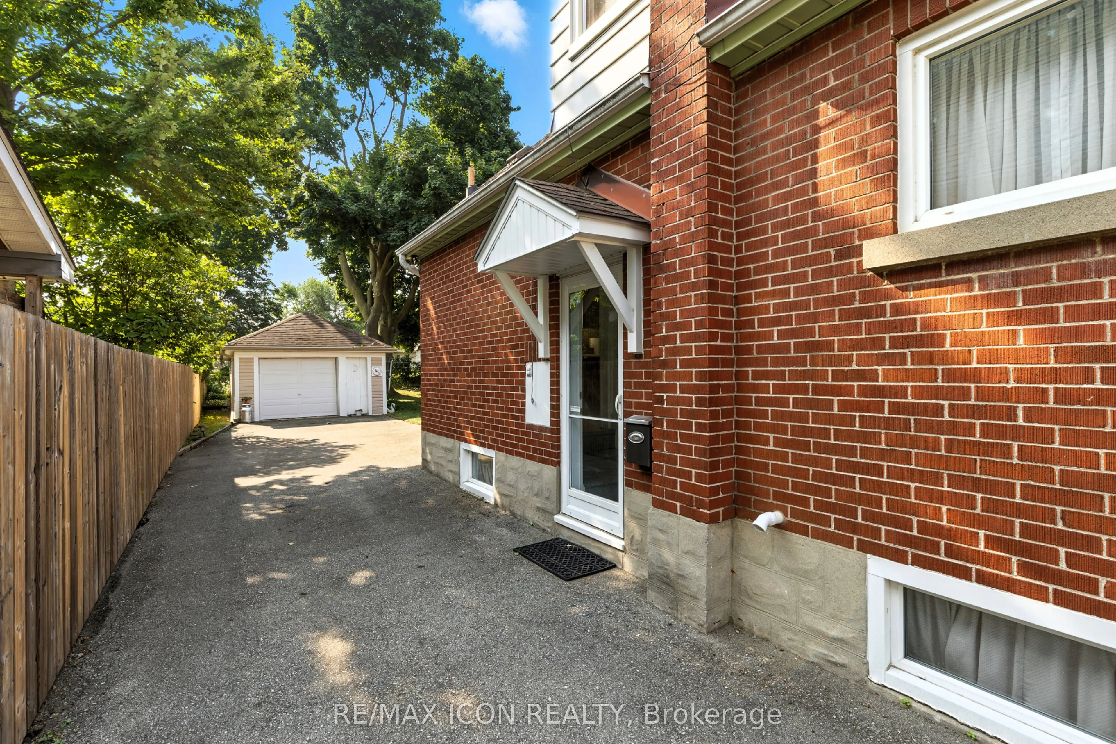35 Grenville Avenue