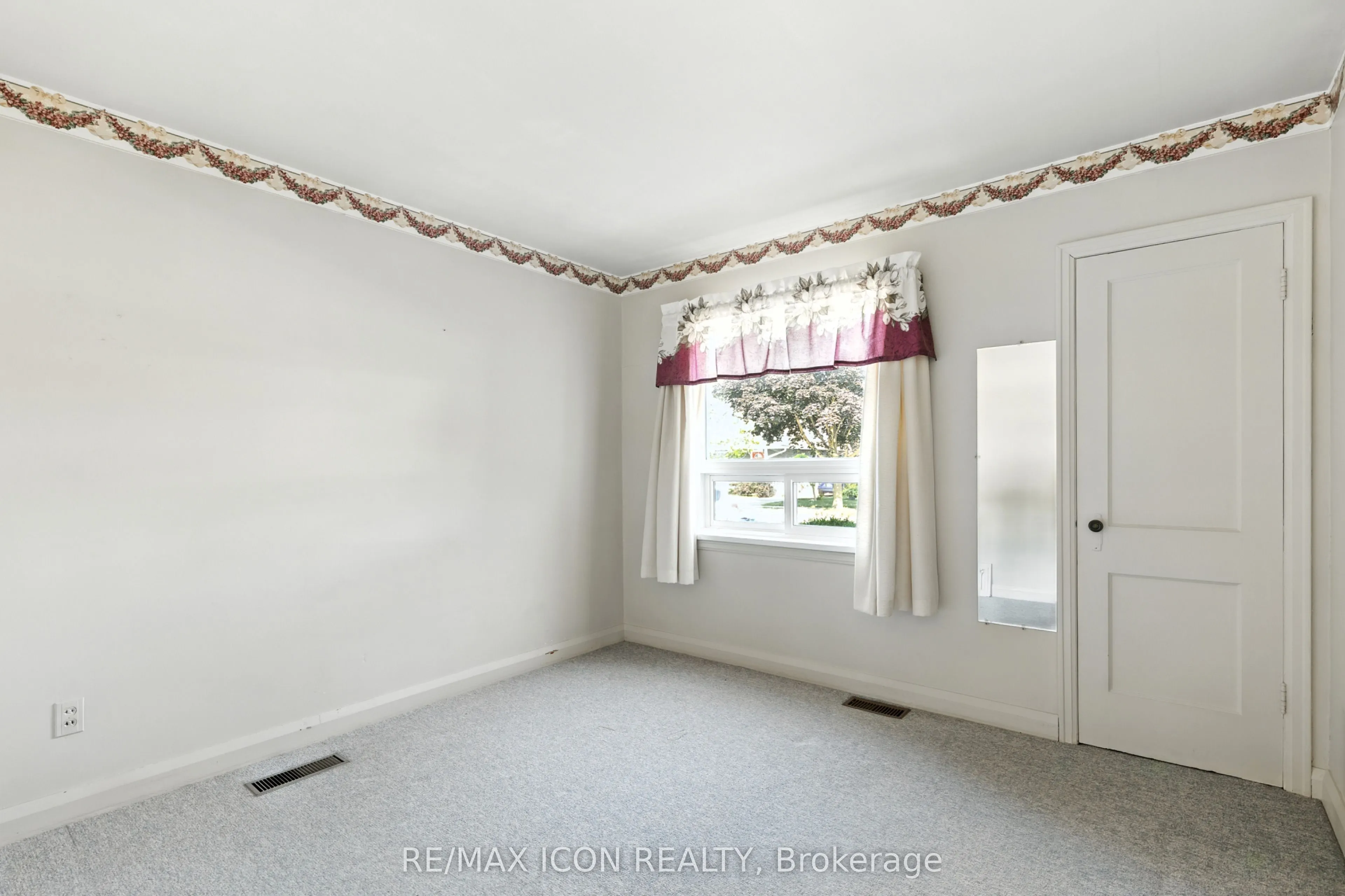 35 Grenville Avenue