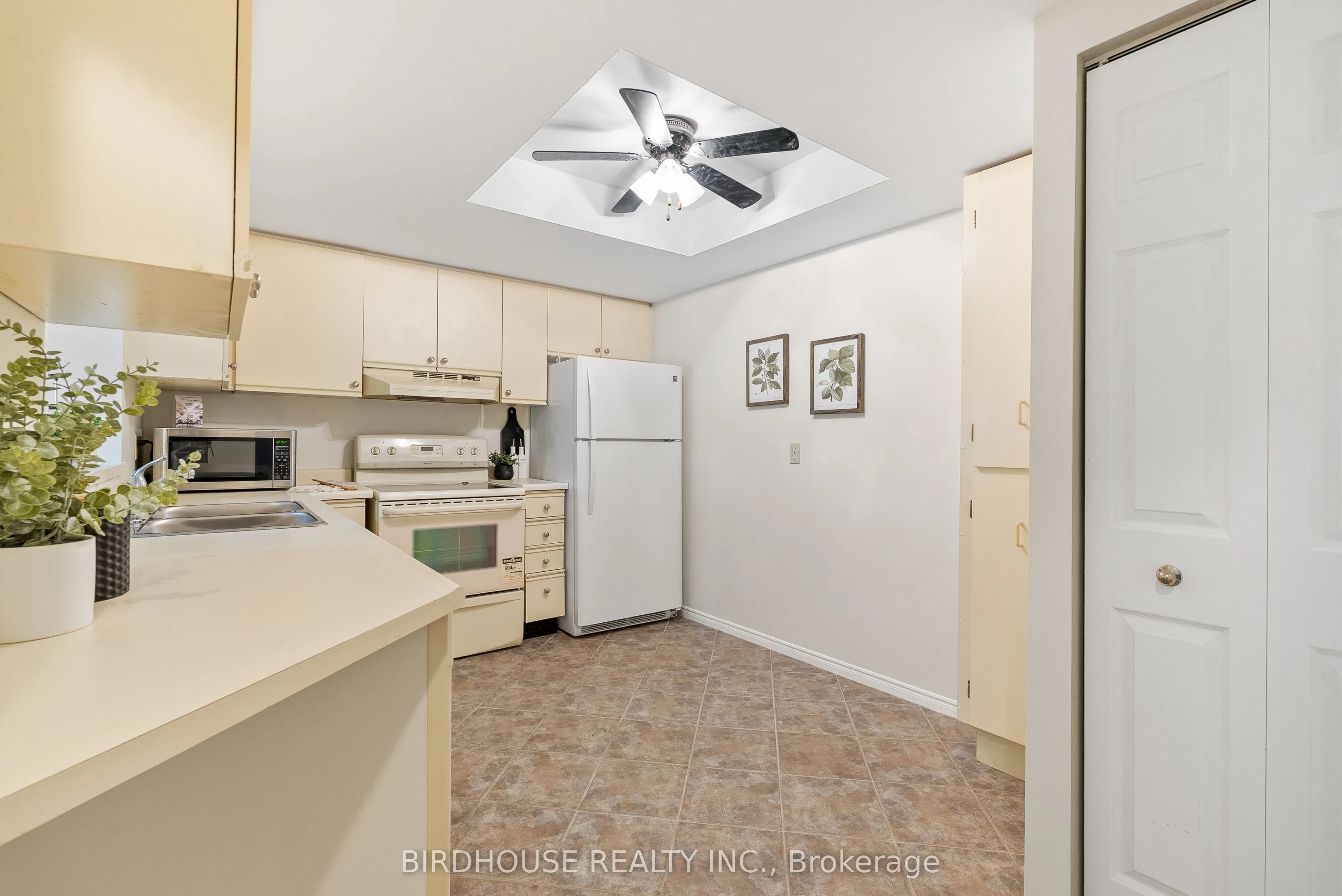 2 Heritage Way, #202