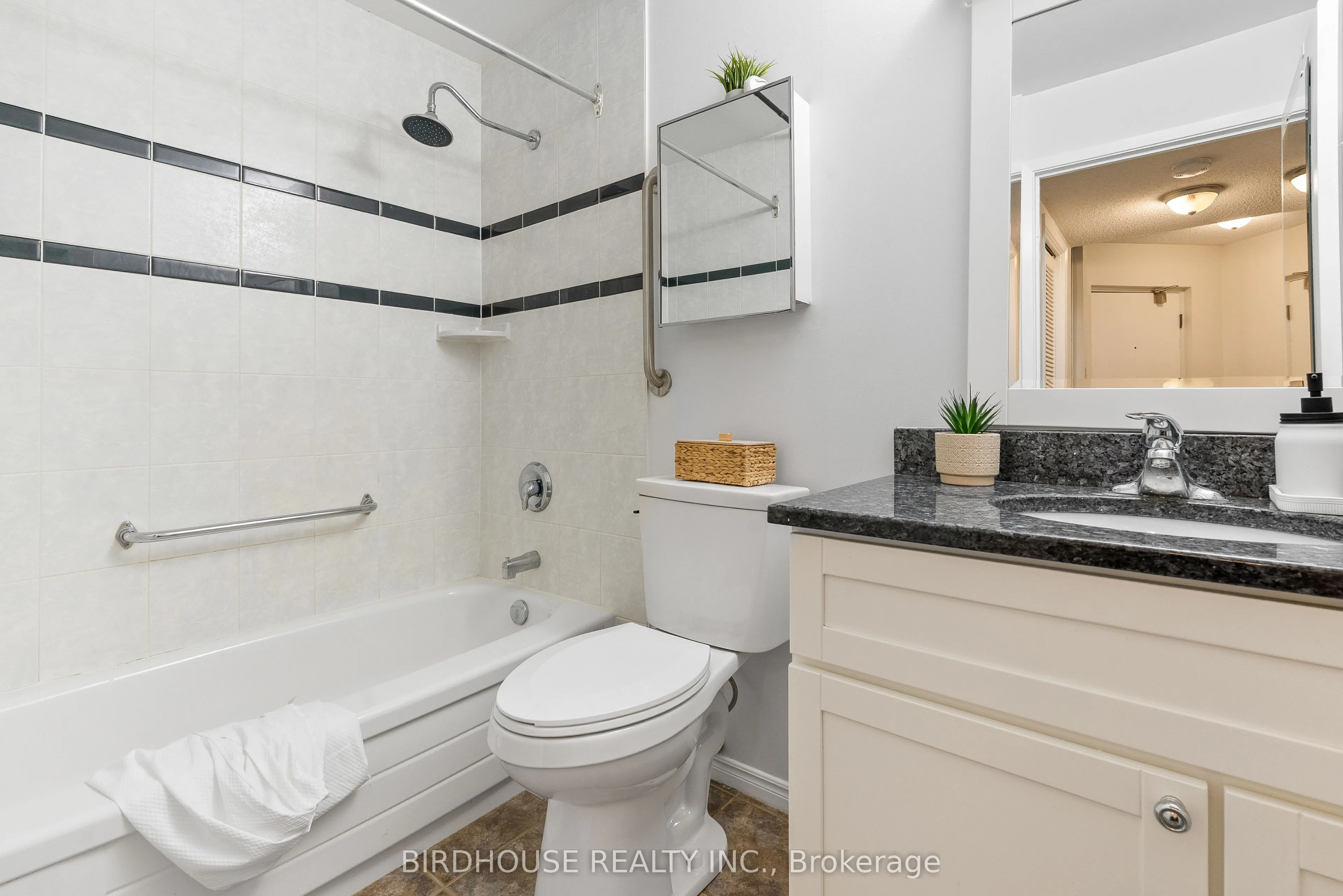 2 Heritage Way, #202