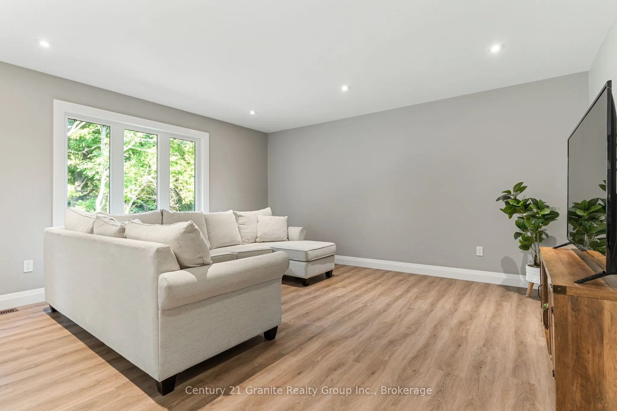 7 Marluc Avenue