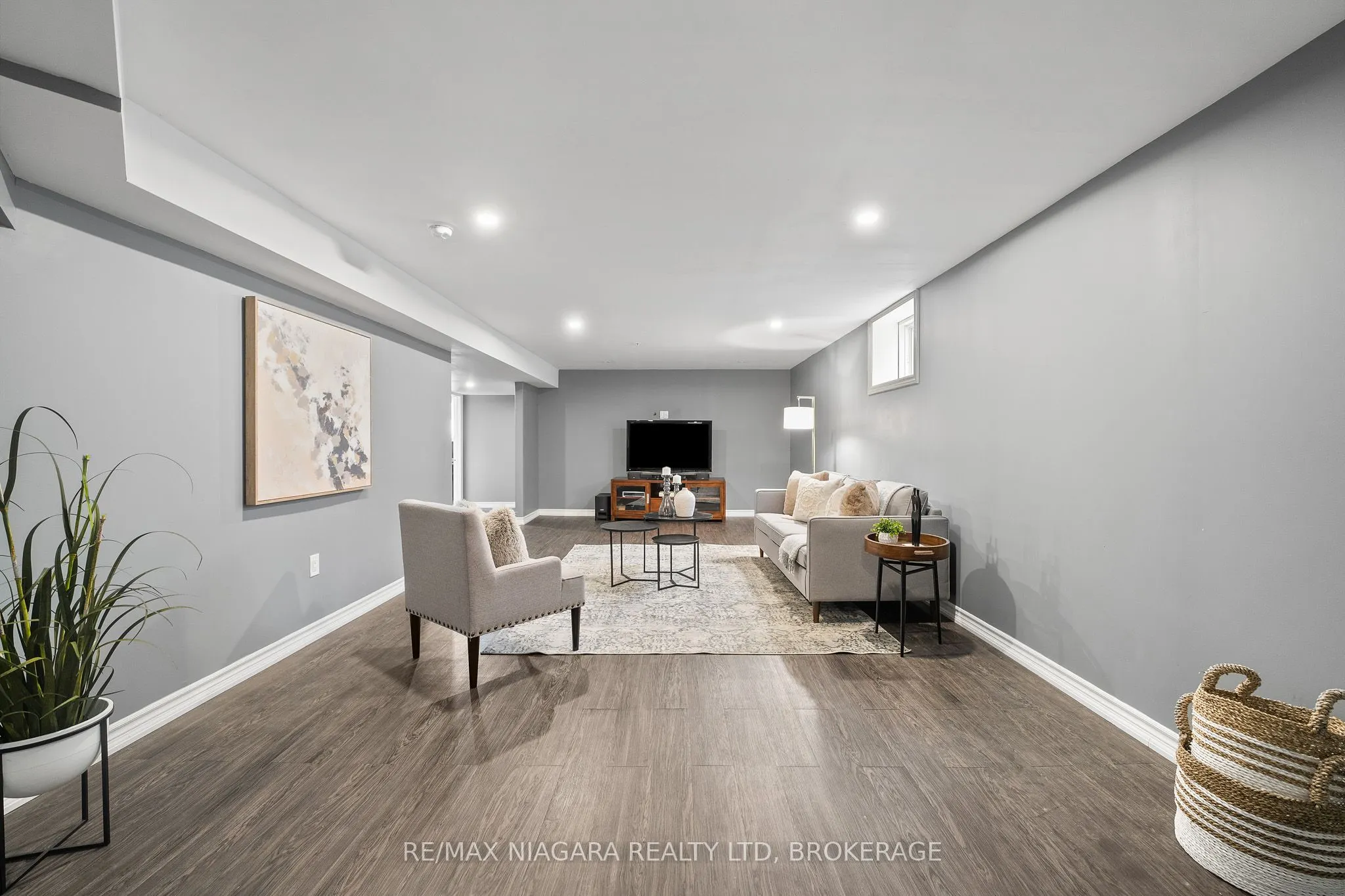 86 PARKSIDE Drive