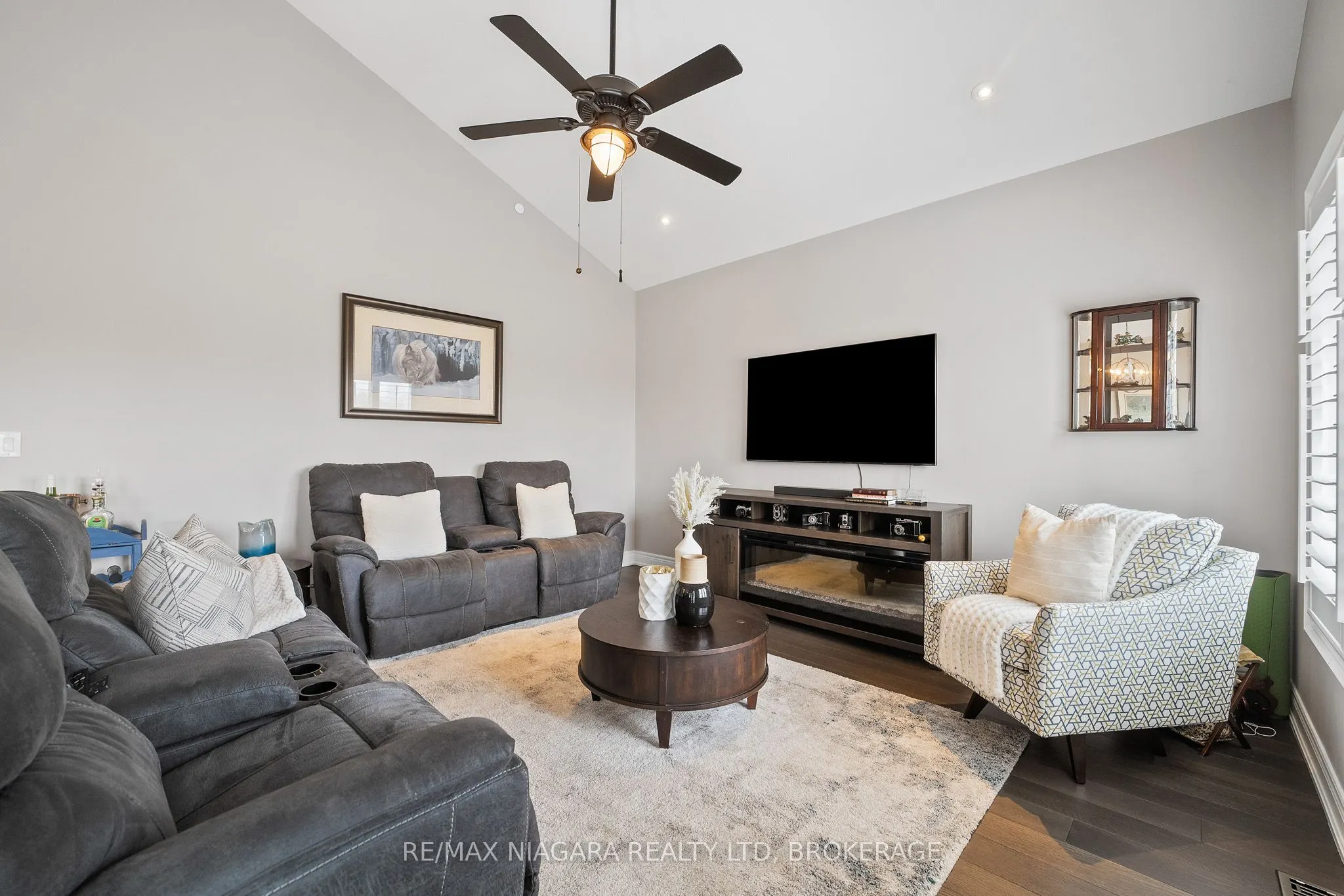 86 PARKSIDE Drive