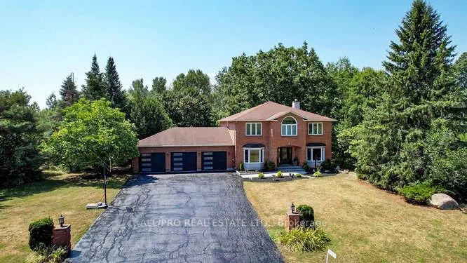 1144 Rideau Bend Crescent