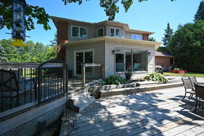 1144 Rideau Bend Crescent