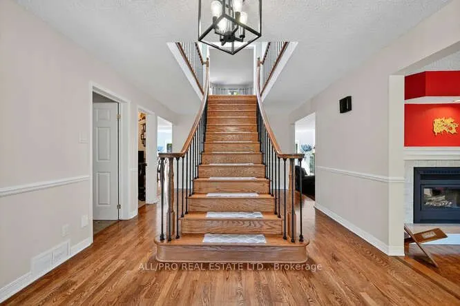 1144 Rideau Bend Crescent