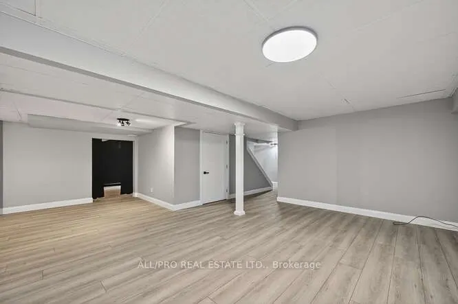 1144 Rideau Bend Crescent