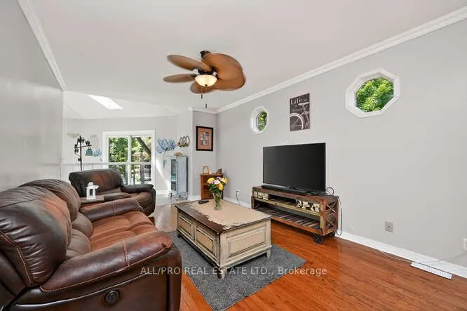 1144 Rideau Bend Crescent