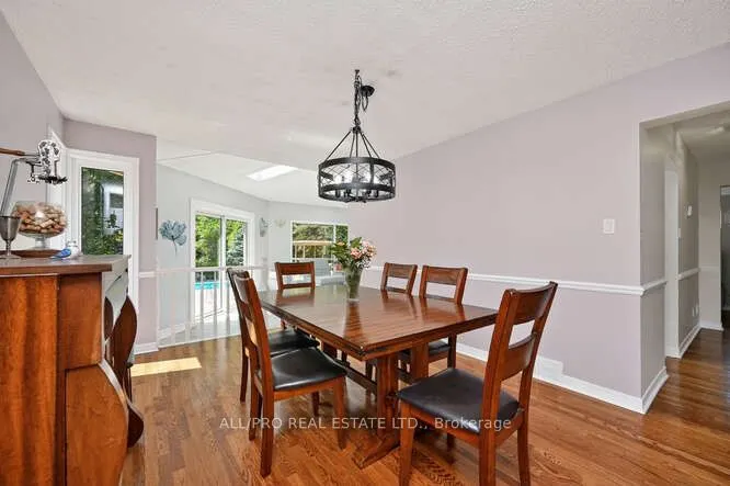 1144 Rideau Bend Crescent