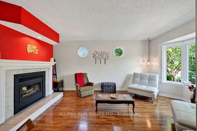 1144 Rideau Bend Crescent